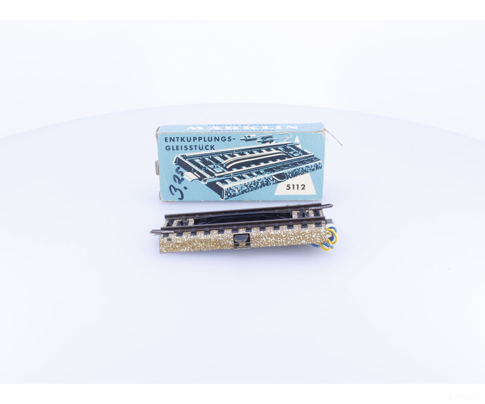Marklin 5112 HO Electric Uncoupling M Track Section (#3) - Track & Turnouts