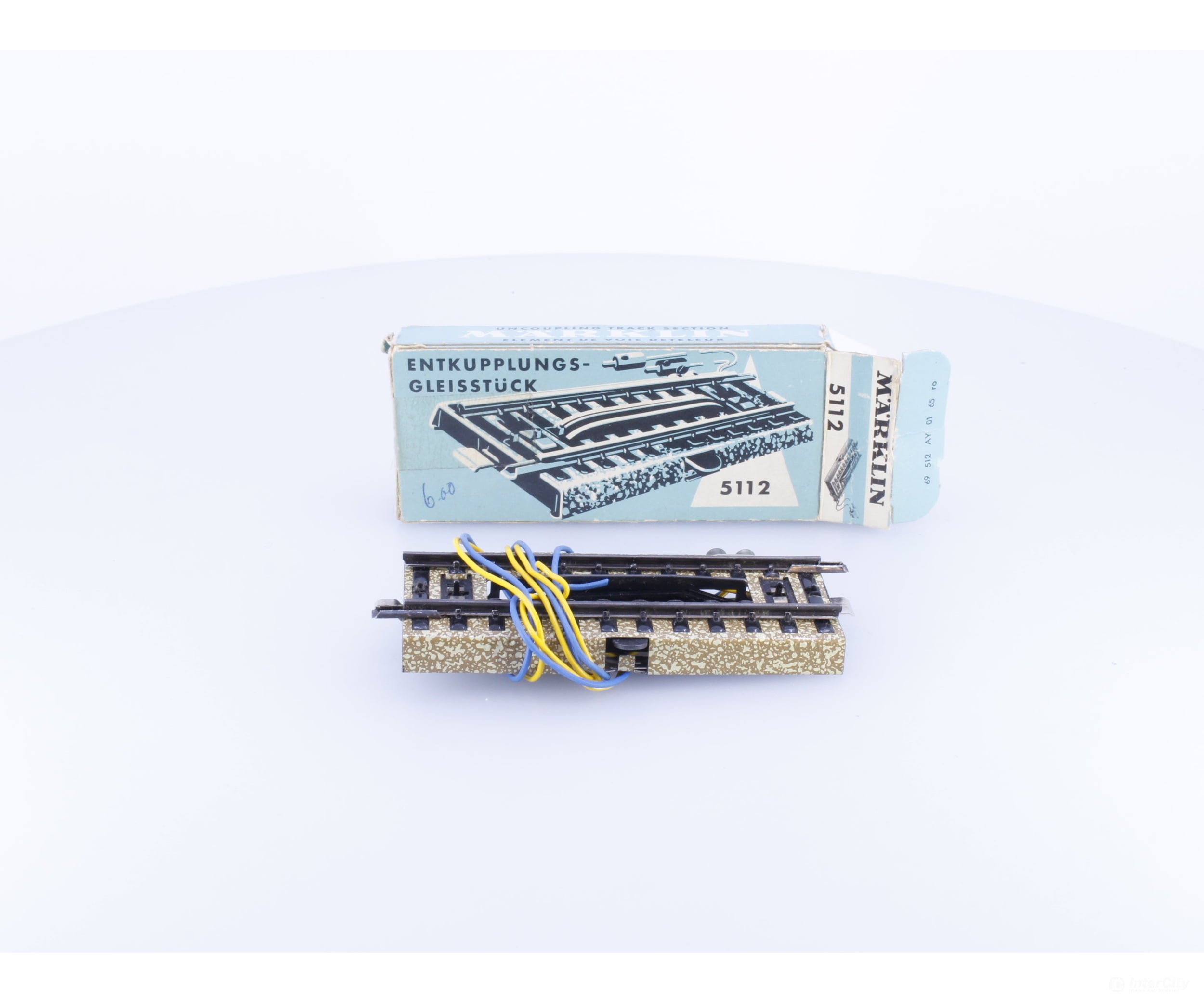Marklin 5112 HO Electric Uncoupling M Track Section (#8) - Track & Turnouts