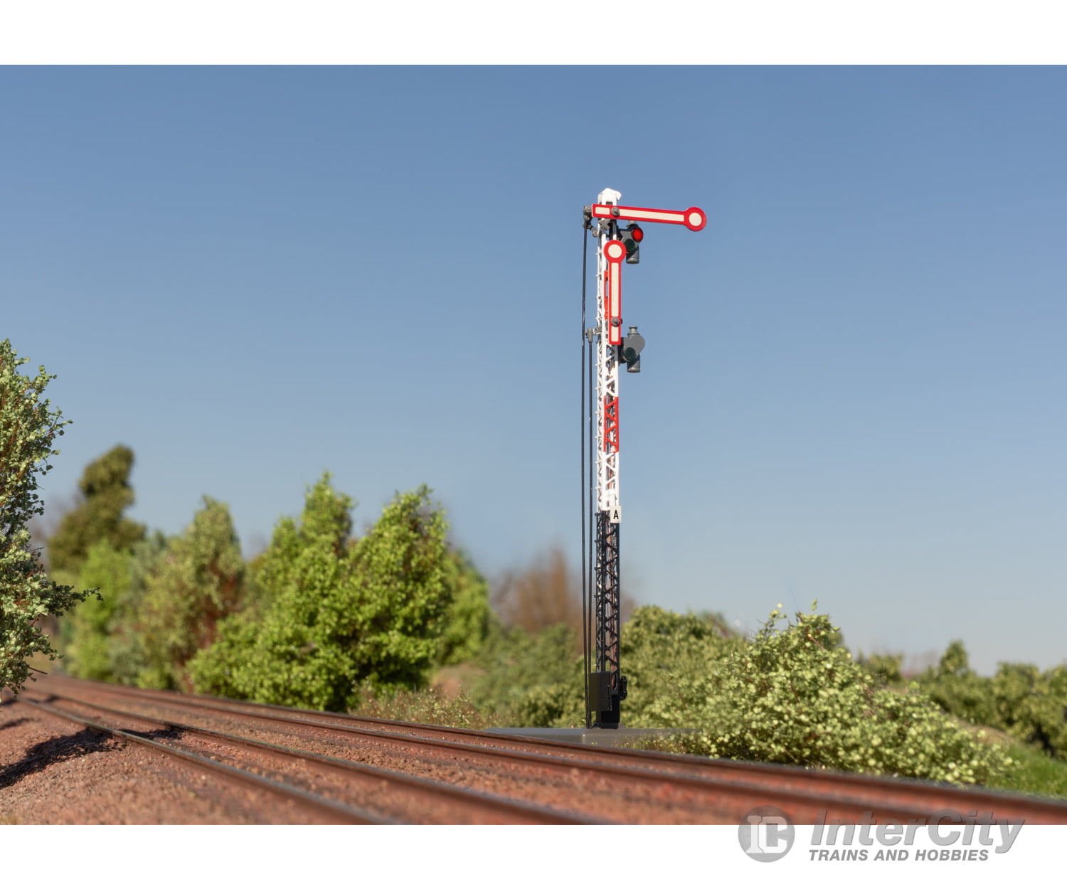 Marklin 70416 HO Home Signal with a Lattice Mast (Hp / Hp 1 / Hp 2) MFX Digital Signals & Catenary