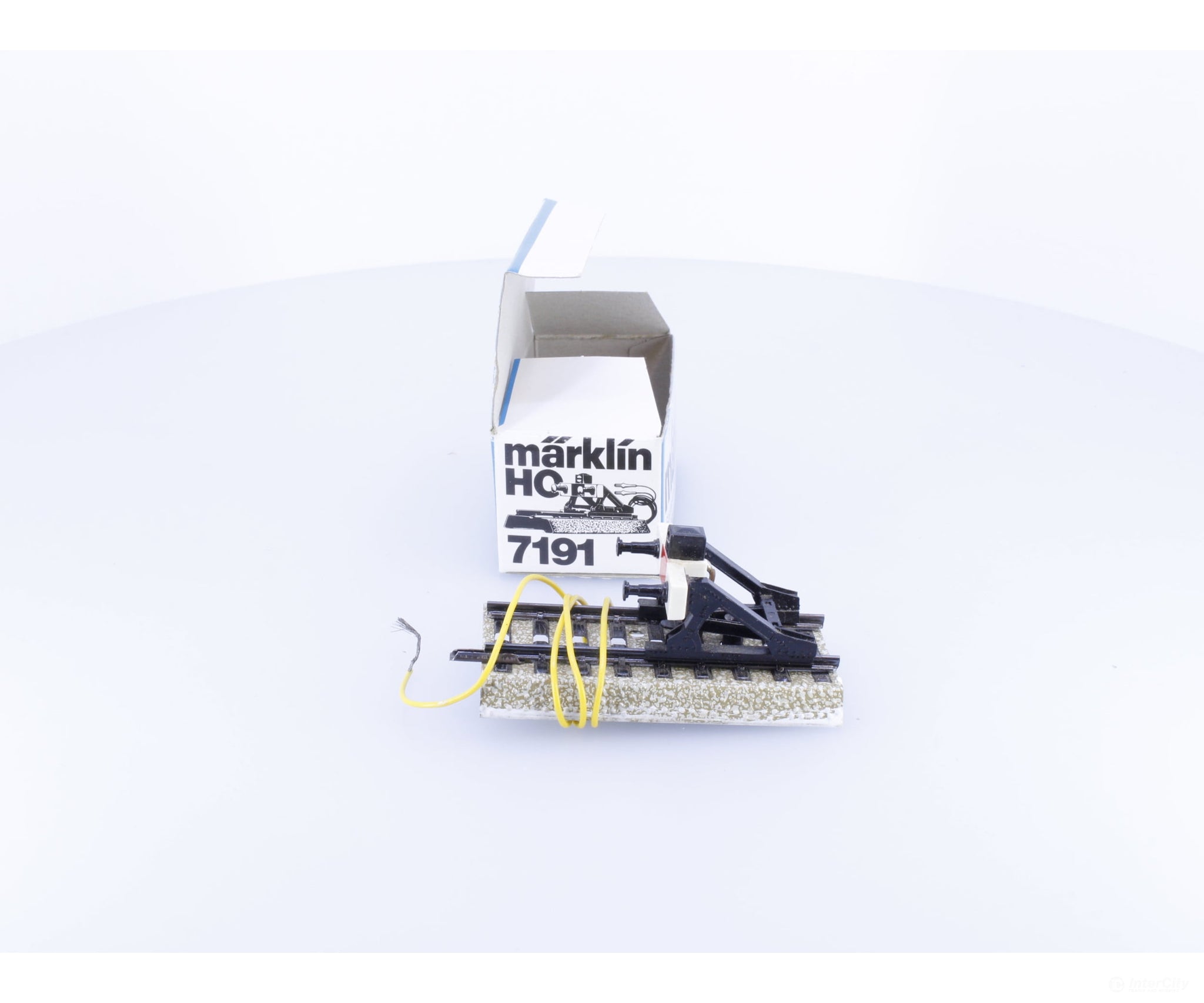 Marklin 7191 HO Stop Block with Light - M Track (#1) - Track & Turnouts