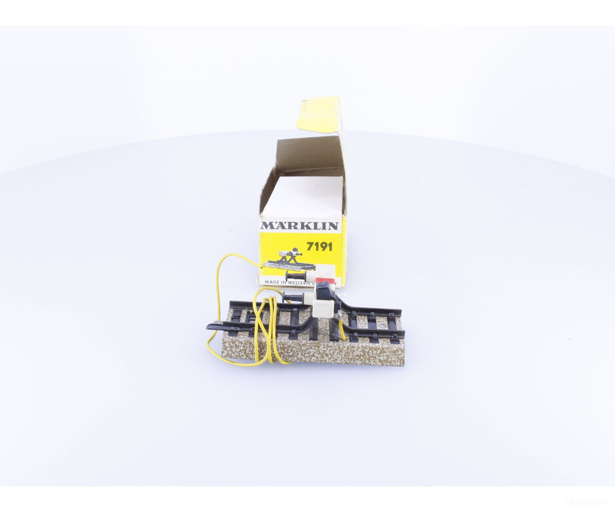 Marklin 7191 HO Stop Block with Light - M Track (#3) - Track & Turnouts