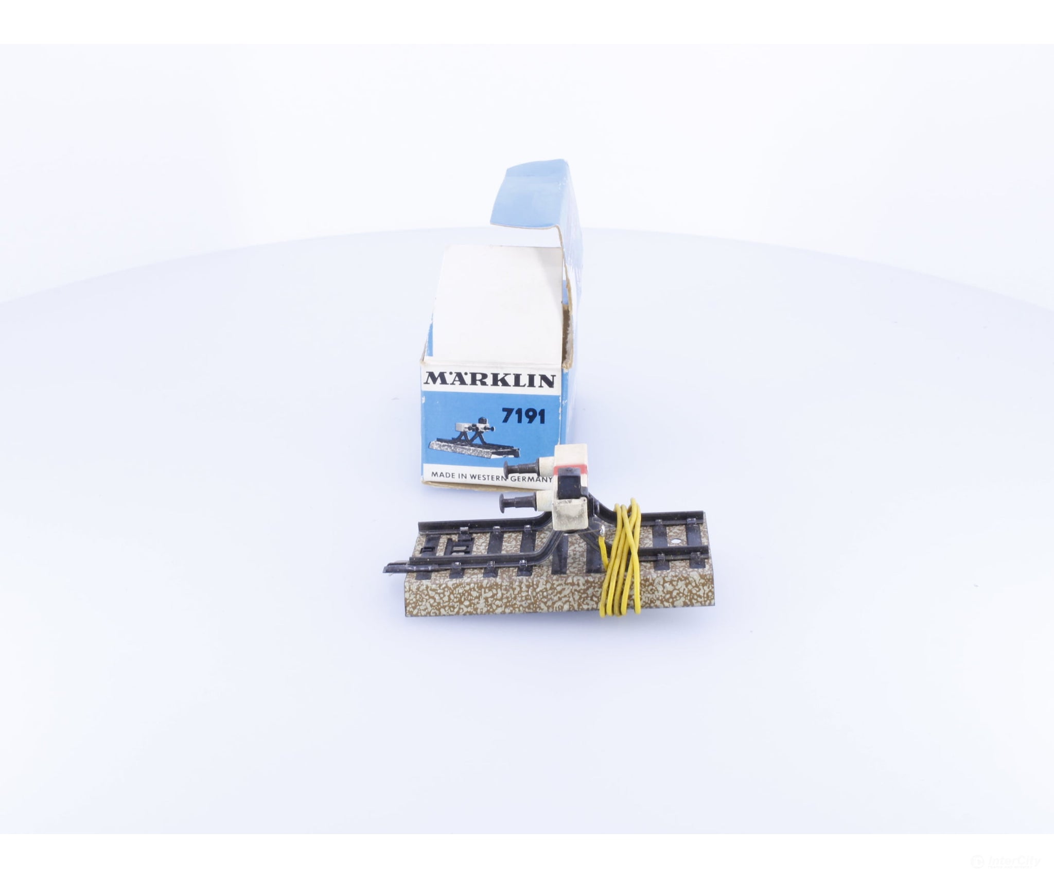 Marklin 7191 HO Stop Block with Light - M Track (#5) - Track & Turnouts