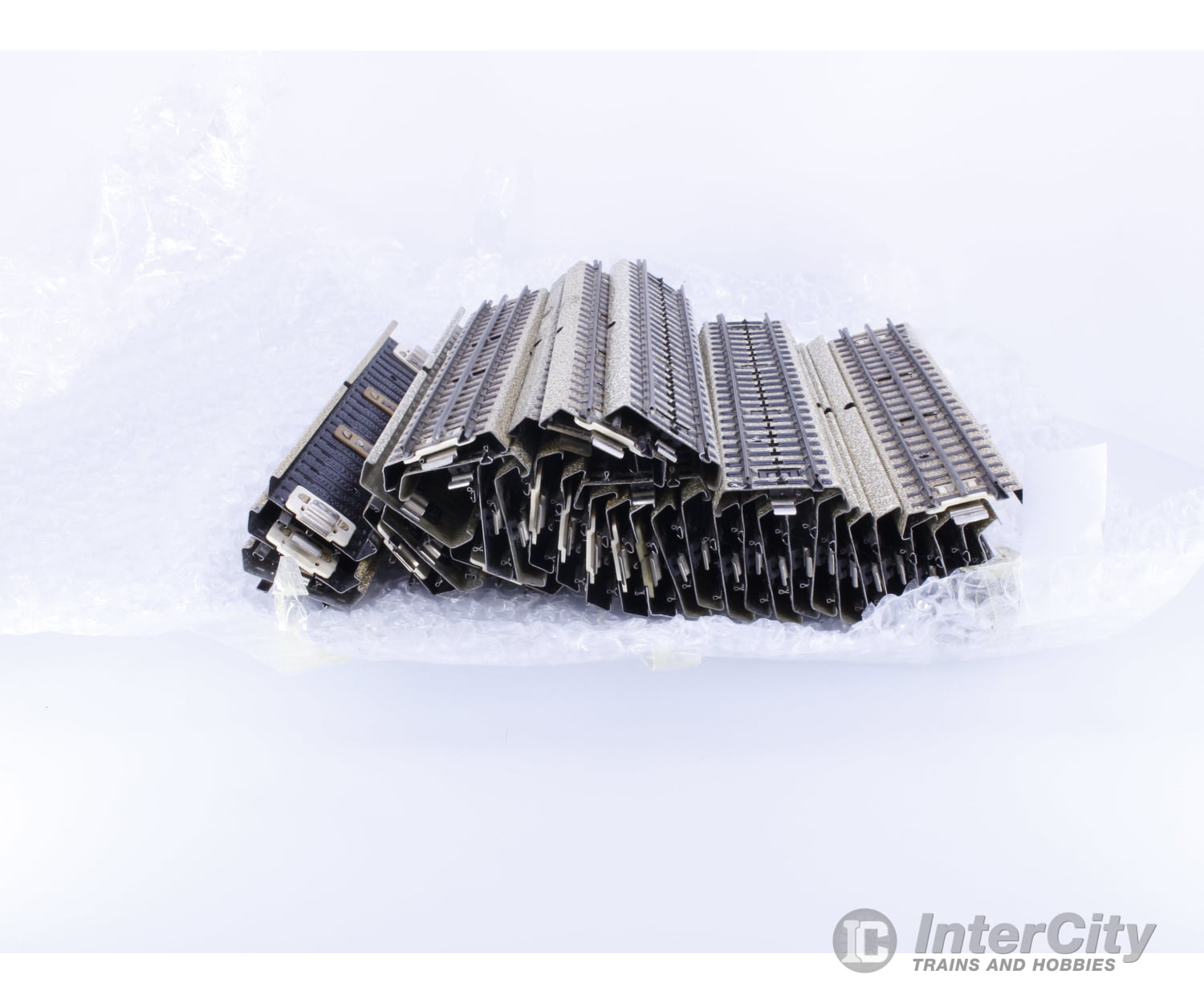 Marklin ASSTMTK HO Assorted Straight M Track Studded and Solid Rail Approx 40 pcs Track & Turnouts