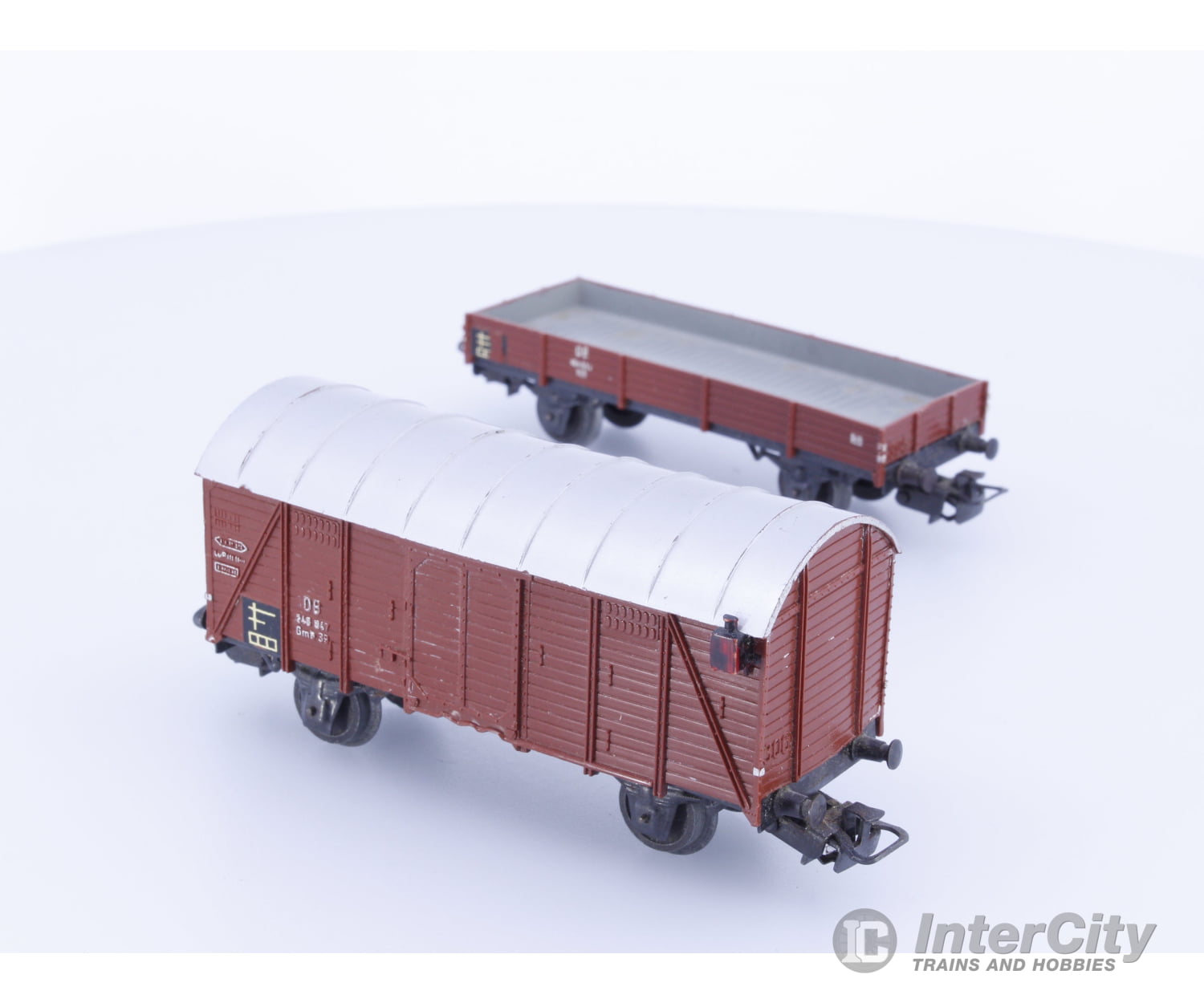 Marklin HO DB One Short Flat Car and One Short Box Car European Freight Cars