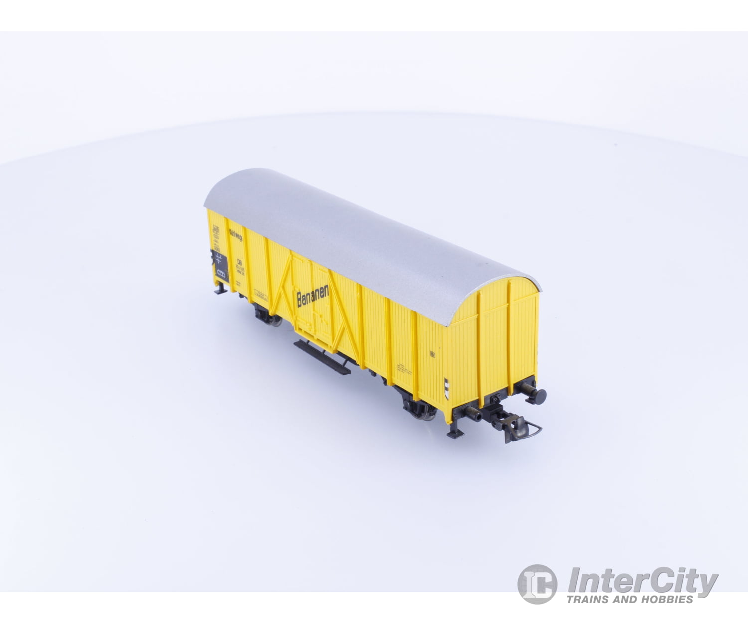 Marklin RC HO DB Refrigerator Car 304565 European Freight Cars