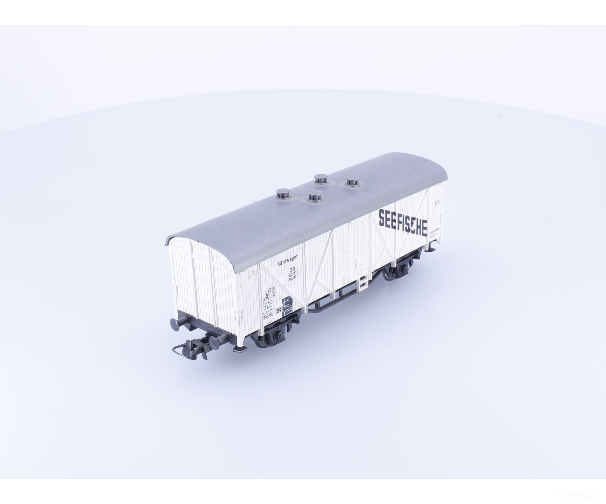 Marklin RC HO DB Refrigerator Car 327173 European Freight Cars