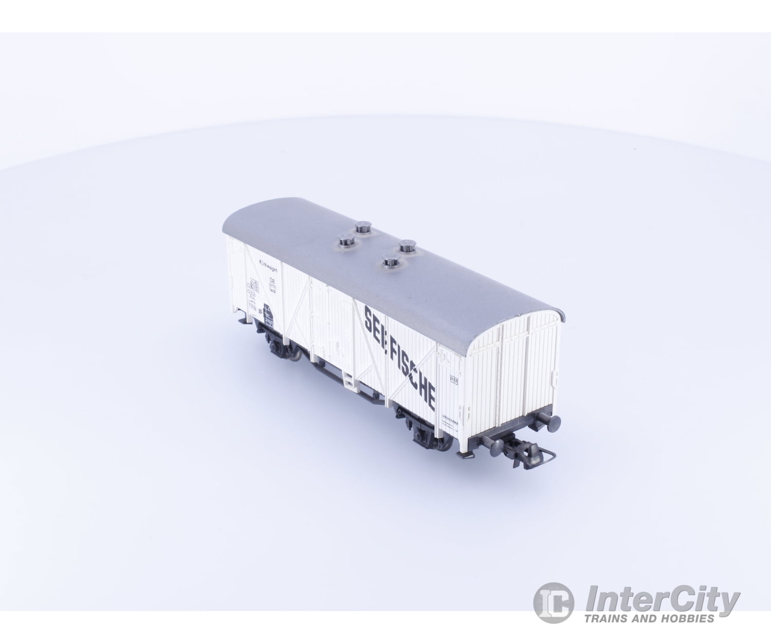 Marklin RC HO DB Refrigerator Car 327173 European Freight Cars