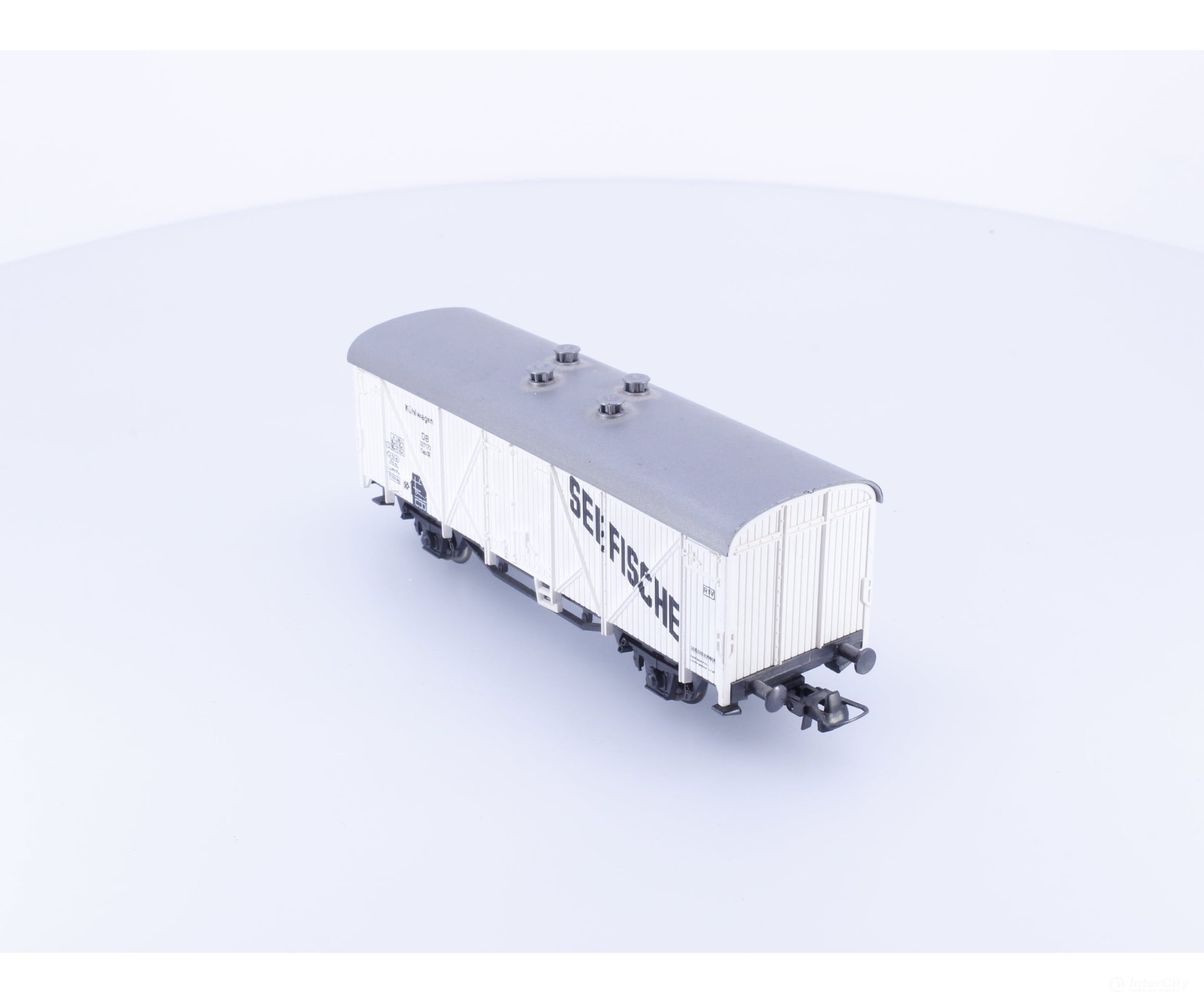 Marklin RC HO DB Refrigerator Car 327173 European Freight Cars