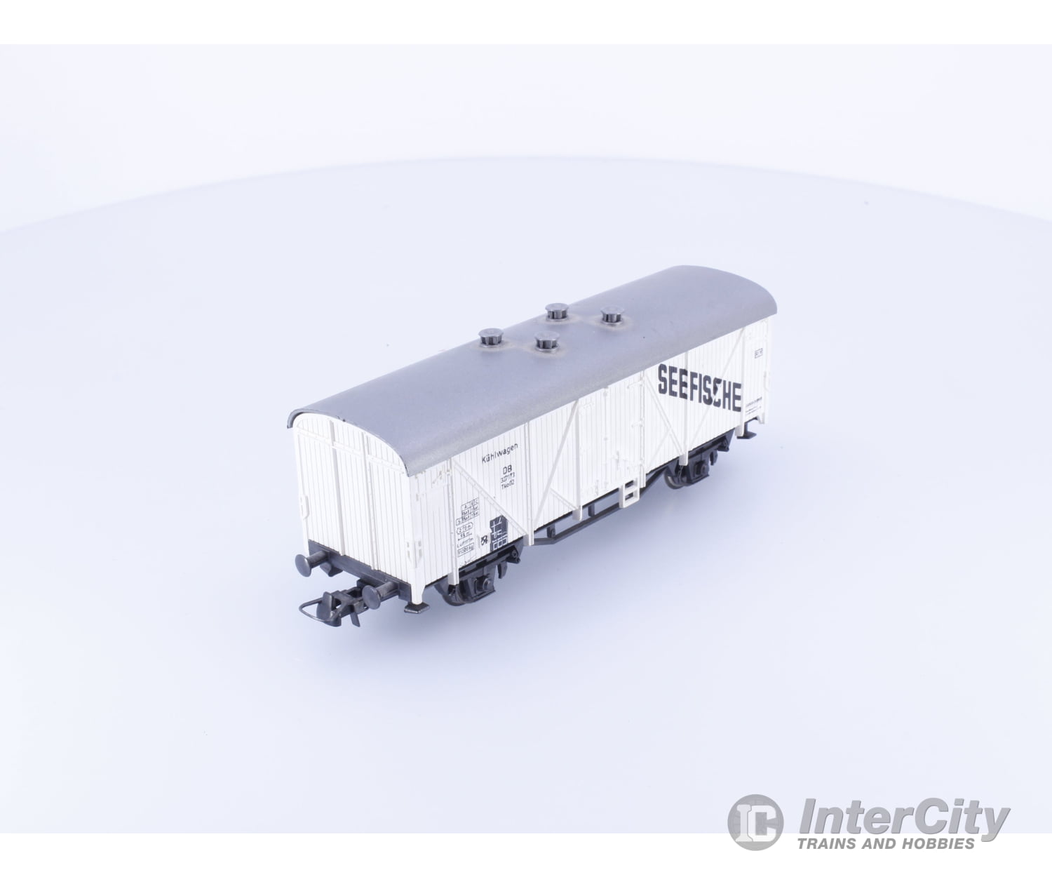 Marklin RC HO DB Refrigerator Car 327173 European Freight Cars