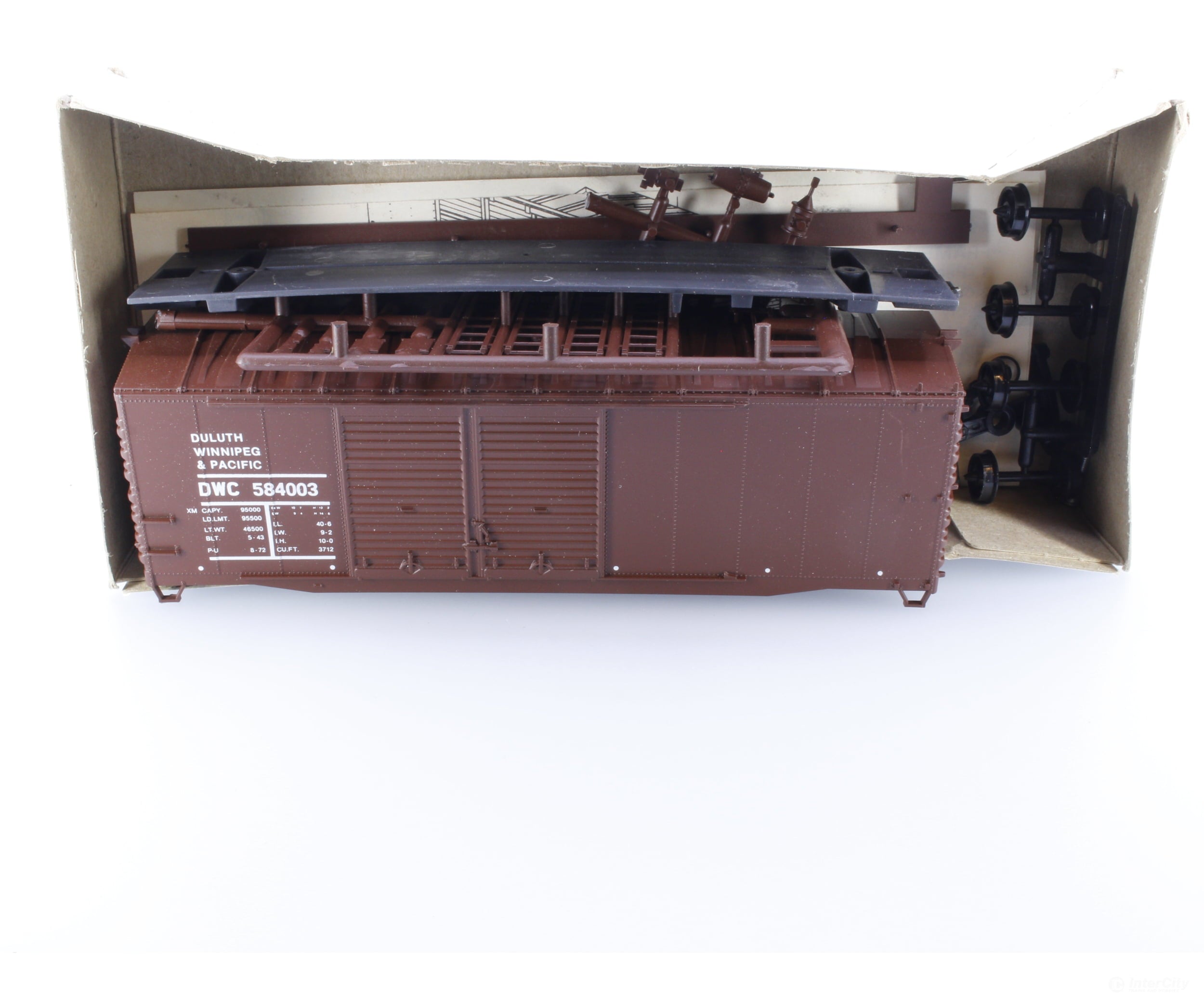 Mckean 314 HO 40’ Double Door Boxcar Duluth Winnipeg and Pacific (DWP) 584003 Freight Cars