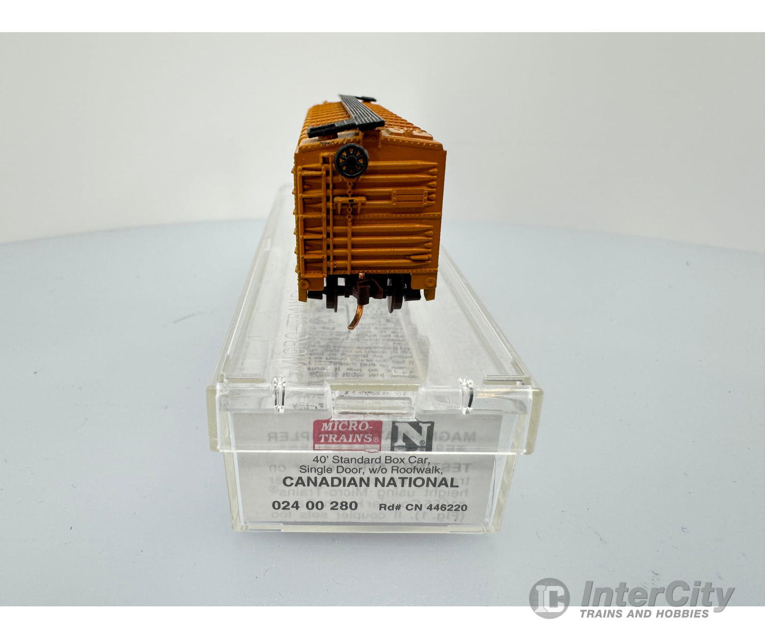 Micro Trains 02400280 N 40’ Standard Box Car Single Door W/O Roofwalk Canadian National (Cn)