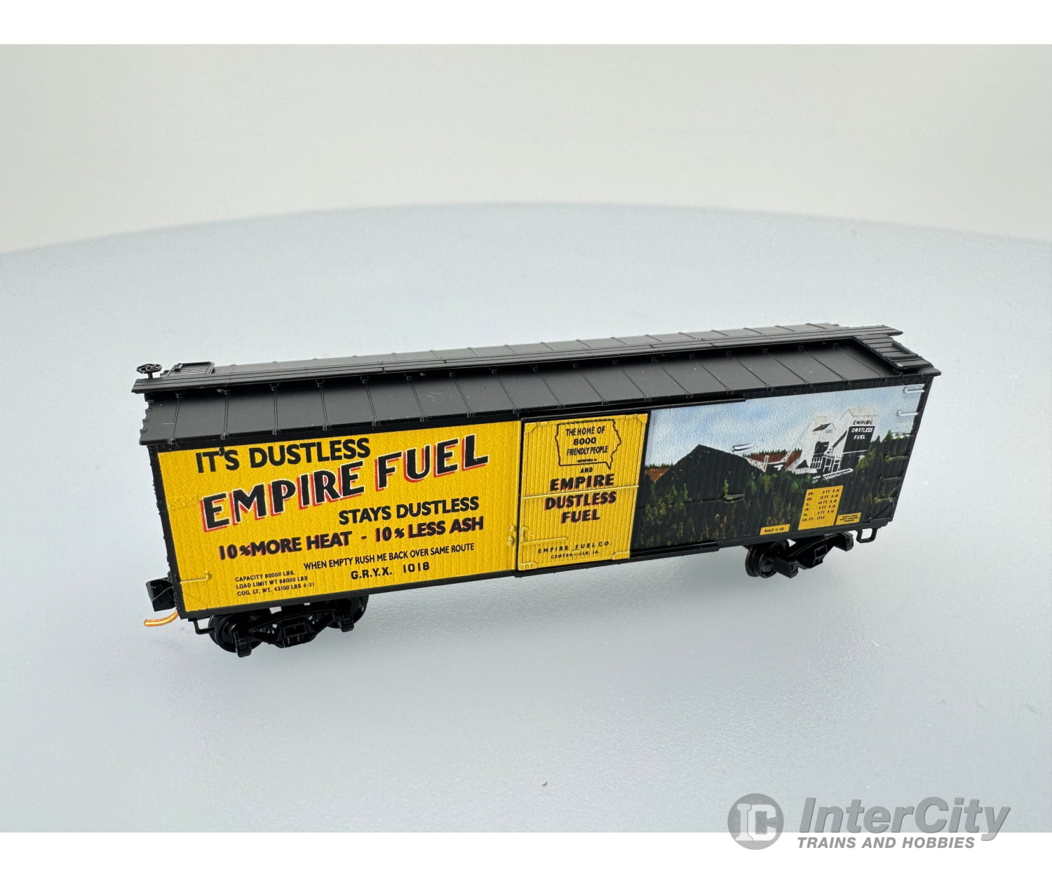 Micro Trains 039 00 240 N 40’ Double-Sheathed Wood Box Car Single Door W/Vertical Brake Wheel