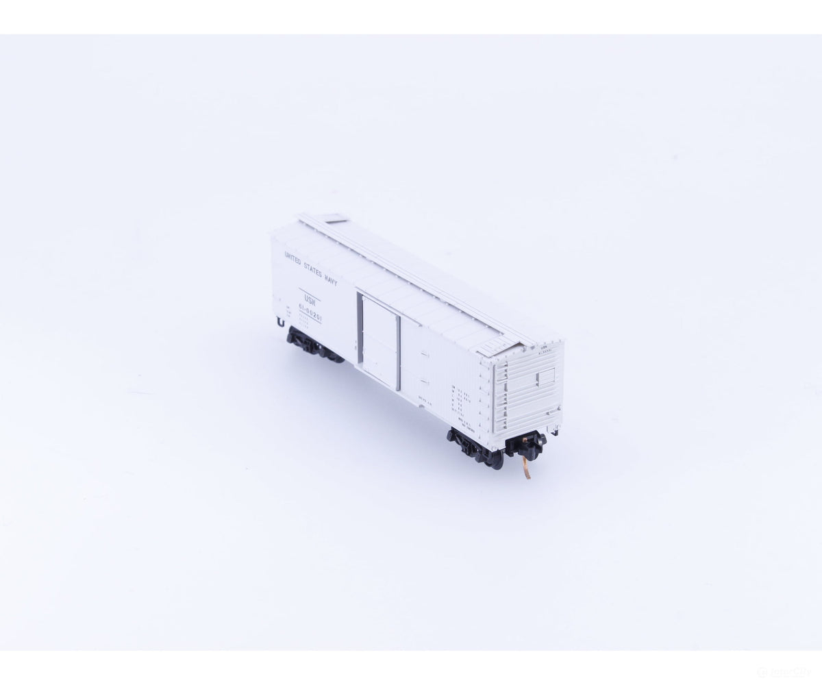 Micro Trains 04200050 N 40’ Double Sheathed Wood Box Car United States Navy (USN) #1 61-00201 - Freight Cars