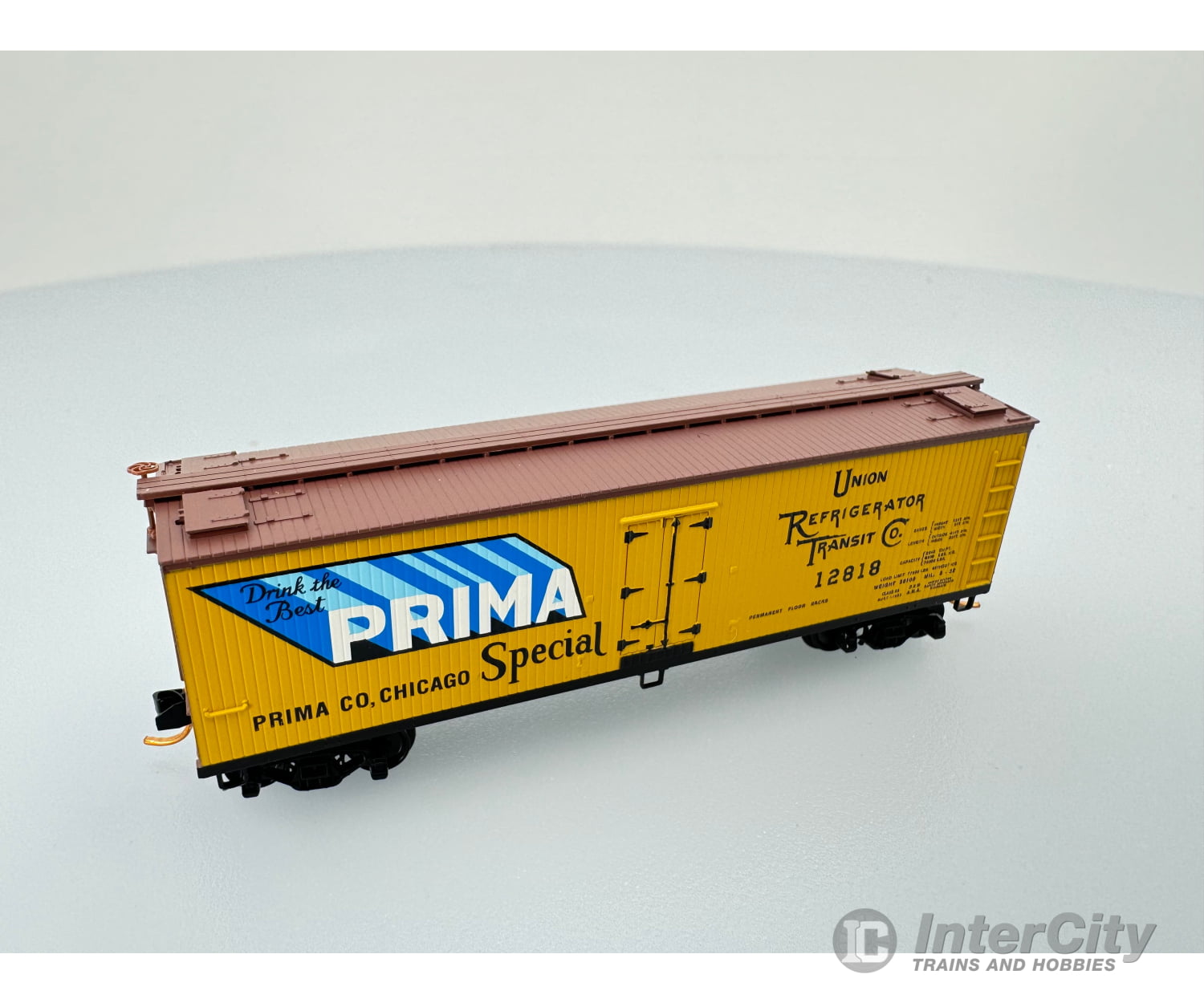 Micro Trains 04900650 N 40’ Double-Sheathed Wood Reefer Union Refrig. Transit Co./Prima Urtc