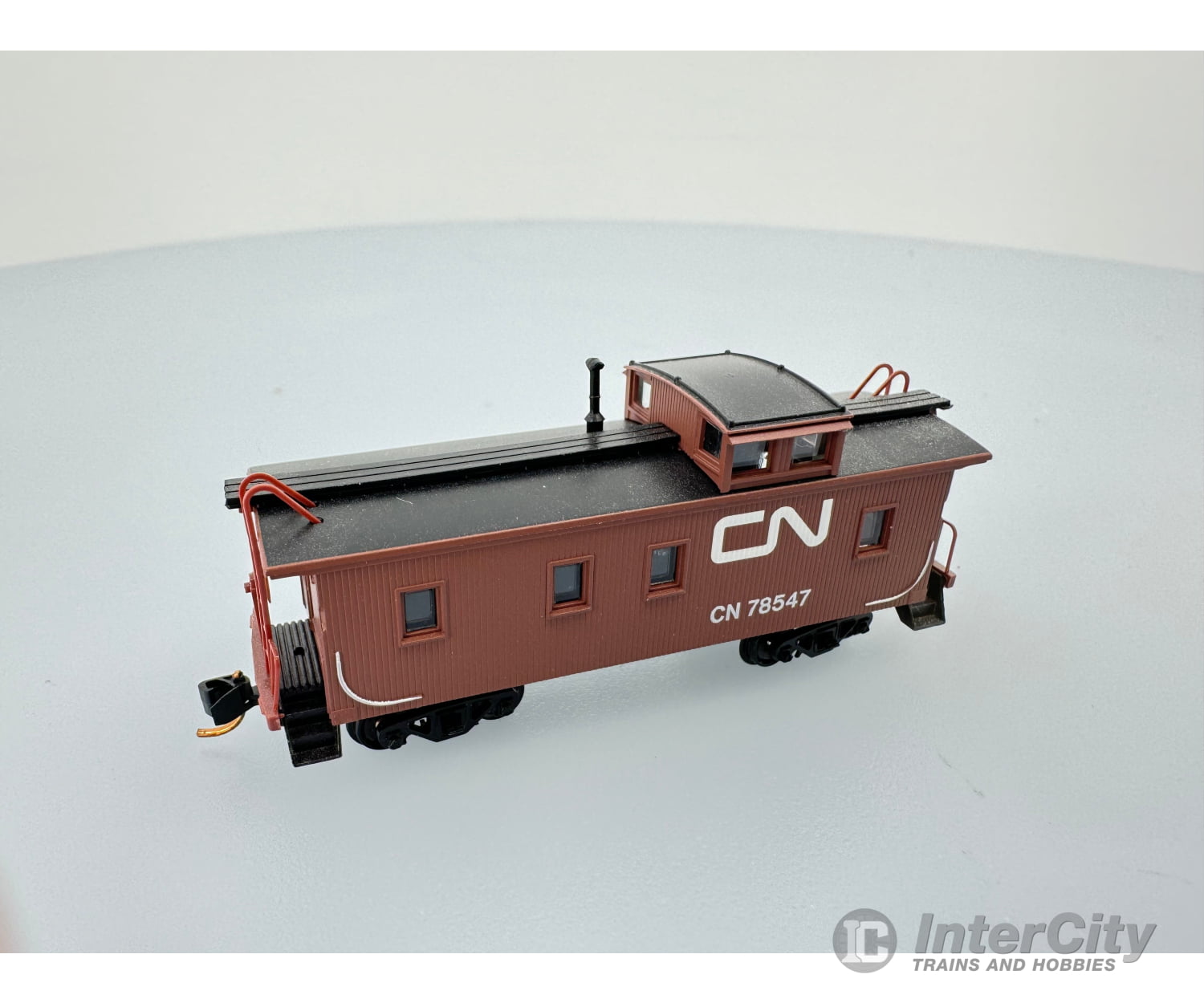 Micro Trains 051 00 280 N 34’ Wood Sheathed Caboose W/ Straight Cupola Canadian National (Cn) Cn