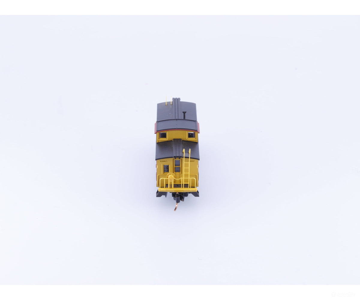 Micro Trains 05100240 N 34’ Wood Caboose w/ Straight Cupola #2 Canadian Pacific (CP) 437211 - Freight Cars