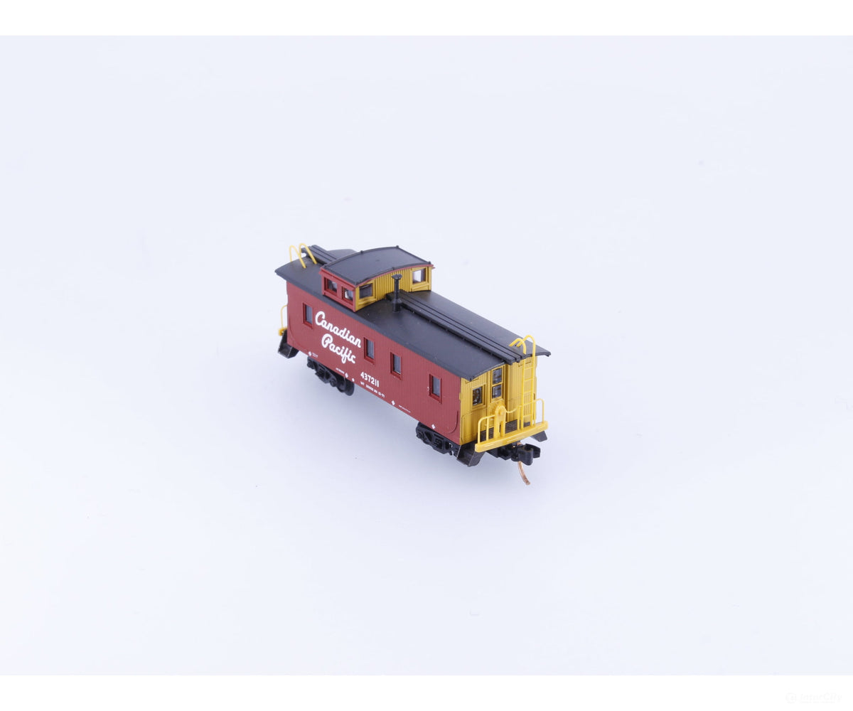 Micro Trains 05100240 N 34’ Wood Caboose w/ Straight Cupola #2 Canadian Pacific (CP) 437211 - Freight Cars