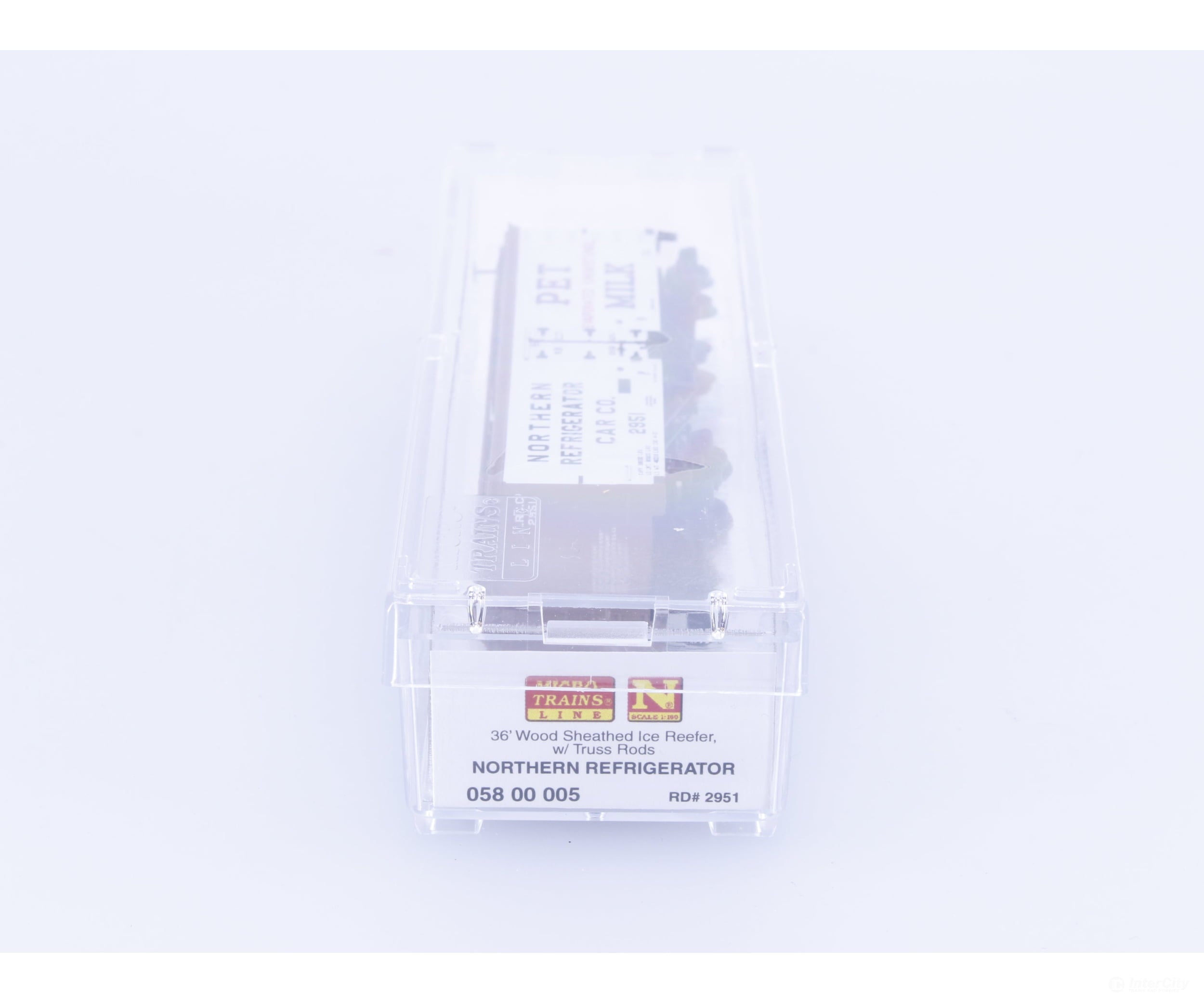 Micro Trains 05800005 N 36’ Wood Sheathed Ice Reefer with Truss Rods Northern Refrigerator (NRC) 2951 Freight Cars