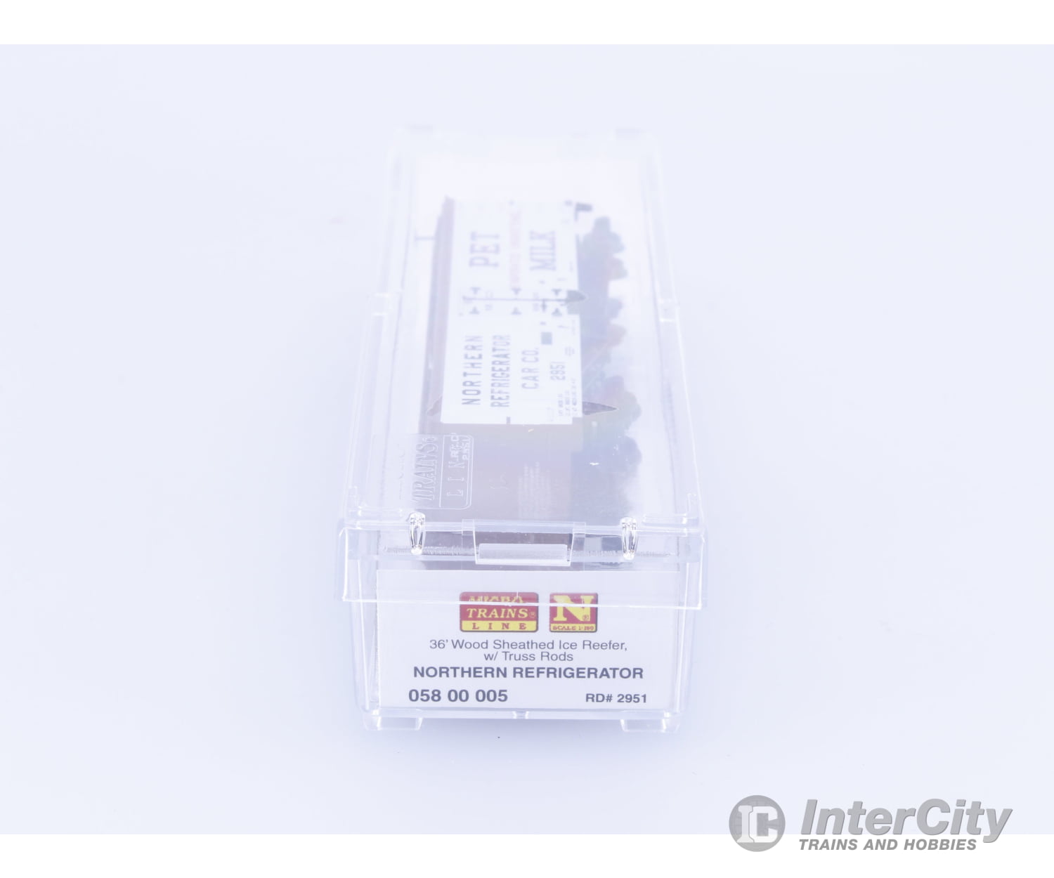 Micro Trains 05800005 N 36’ Wood Sheathed Ice Reefer with Truss Rods Northern Refrigerator (NRC) 2951 Freight Cars