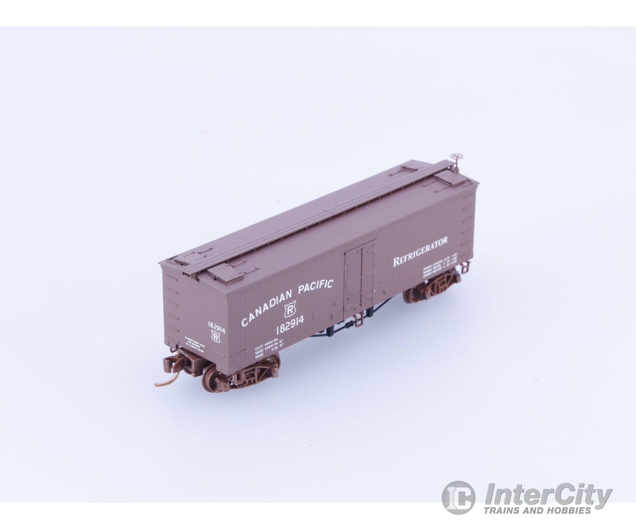 Micro Trains 05800250 N 36’ Wood Sheathed Ice Reefer with Truss Rods Canadian Pacific (CP) 182914 Freight Cars