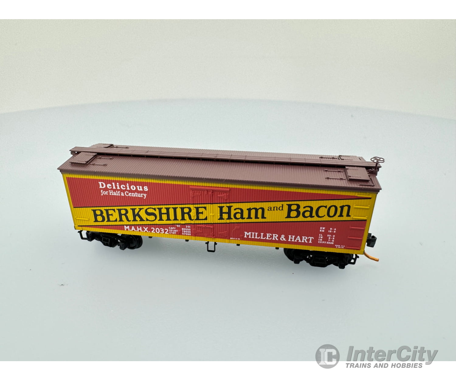 Micro Trains 05800506 N 36’ Wood Sheathed Ice Reefer Miller And Hart M.a.h.x. 2032 Freight Cars