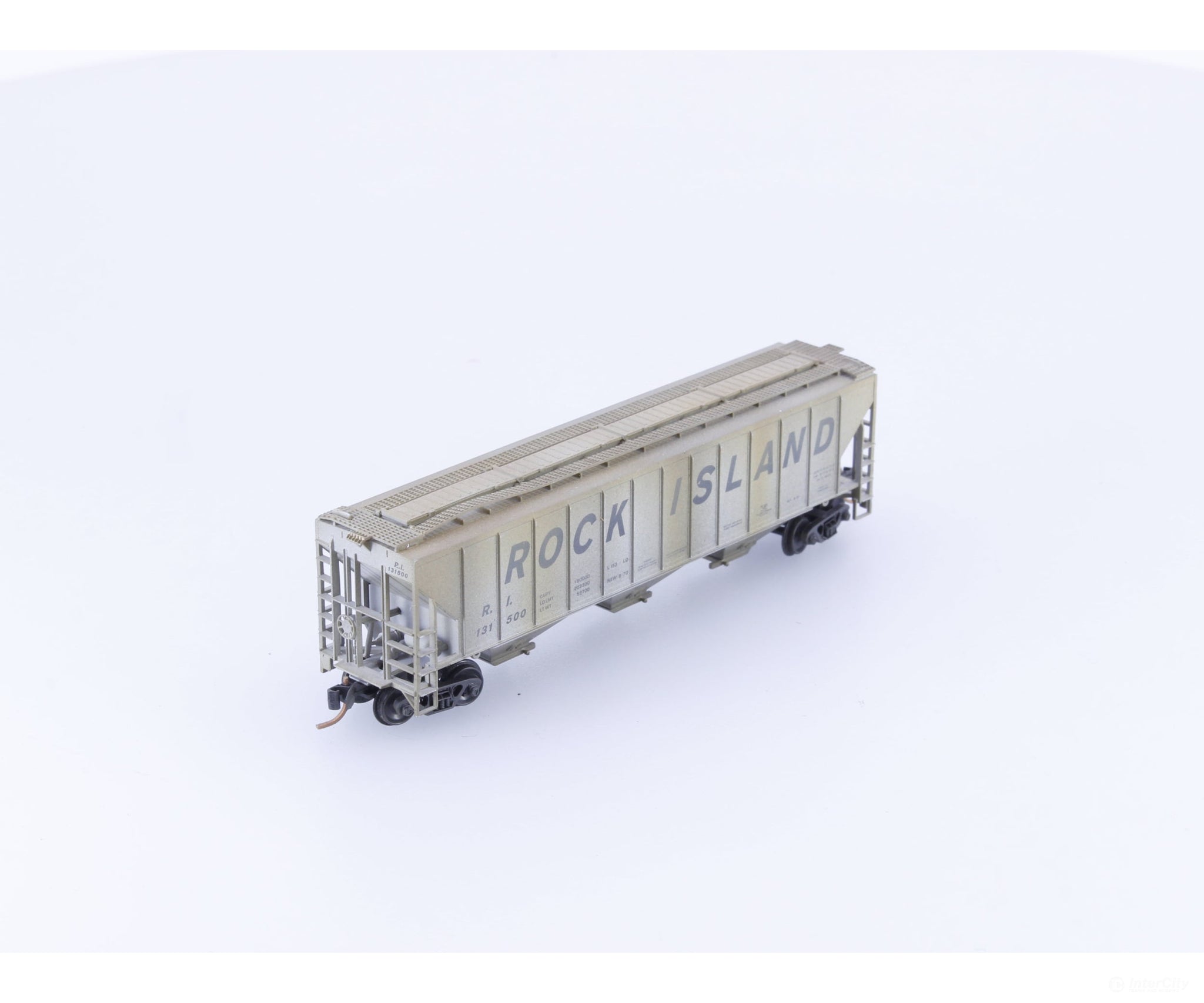 Micro Trains 09651030 N Weathered 3 Bay PS-2 Covered Hopper (RI) Chicago Rock Island and Pacific (ROCK) 131500
