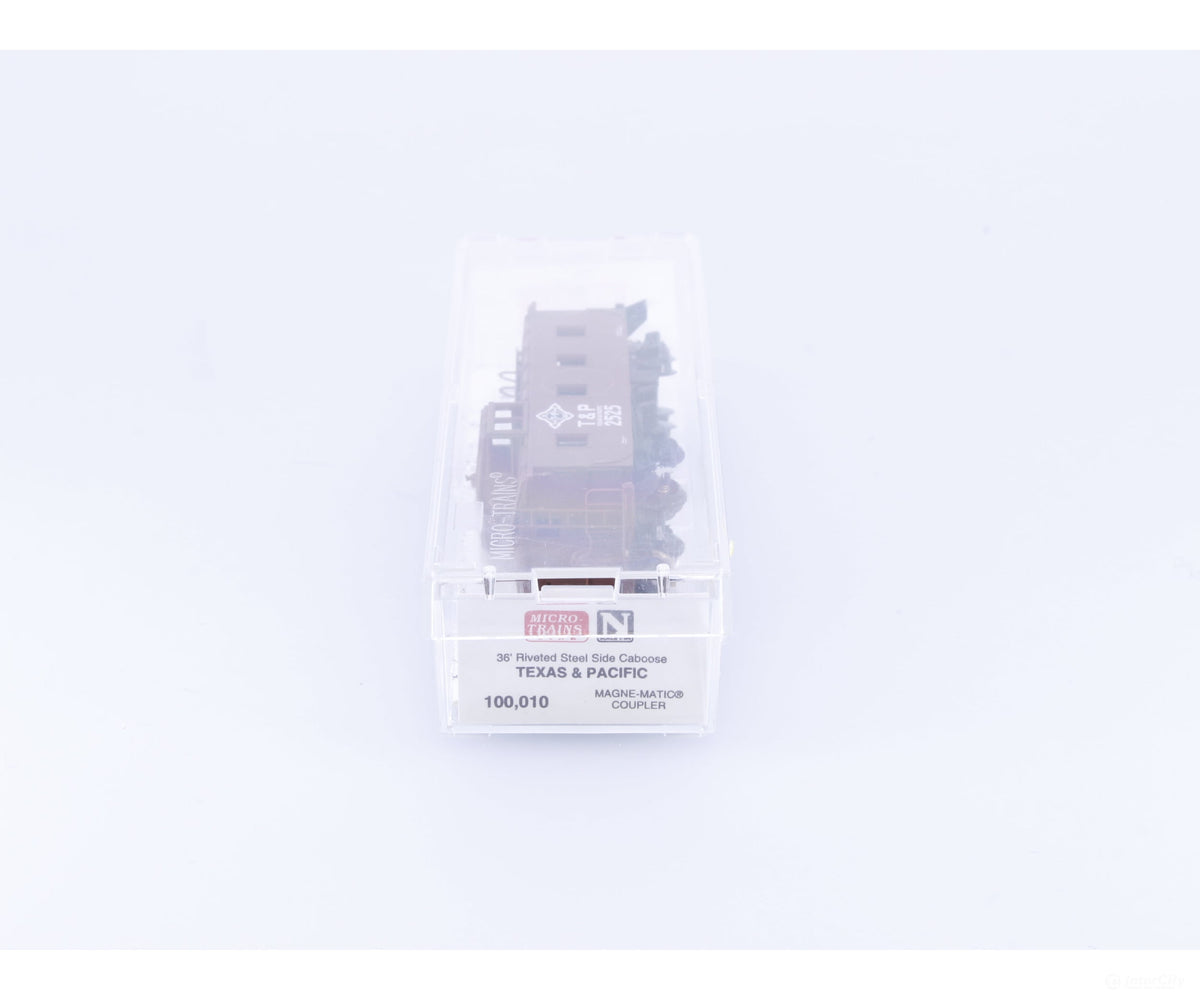 Micro Trains 100010 N 36’ Riveted Steel Side Caboose Texas & Pacific (T&P) 2525 - Freight Cars