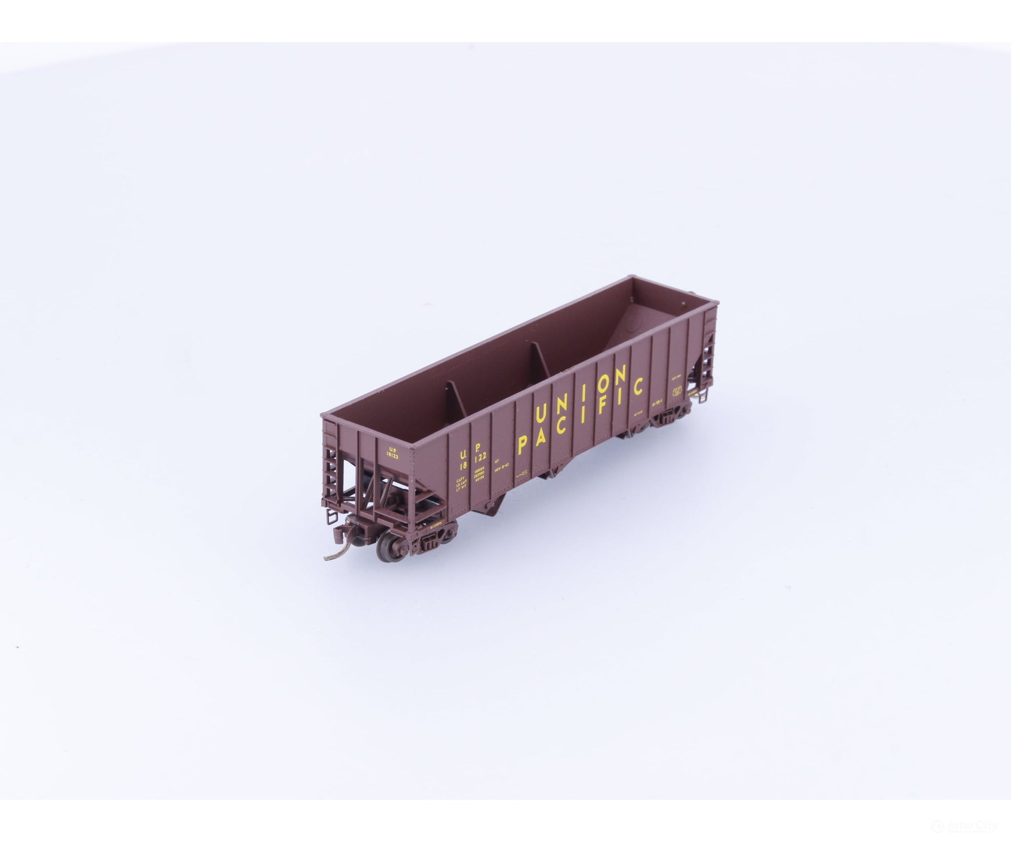 Micro Trains 108100 N 3 Bay Hopper 100 ton Rib Sides No Load Union Pacific (UP) 18122 (#2) - Freight Cars