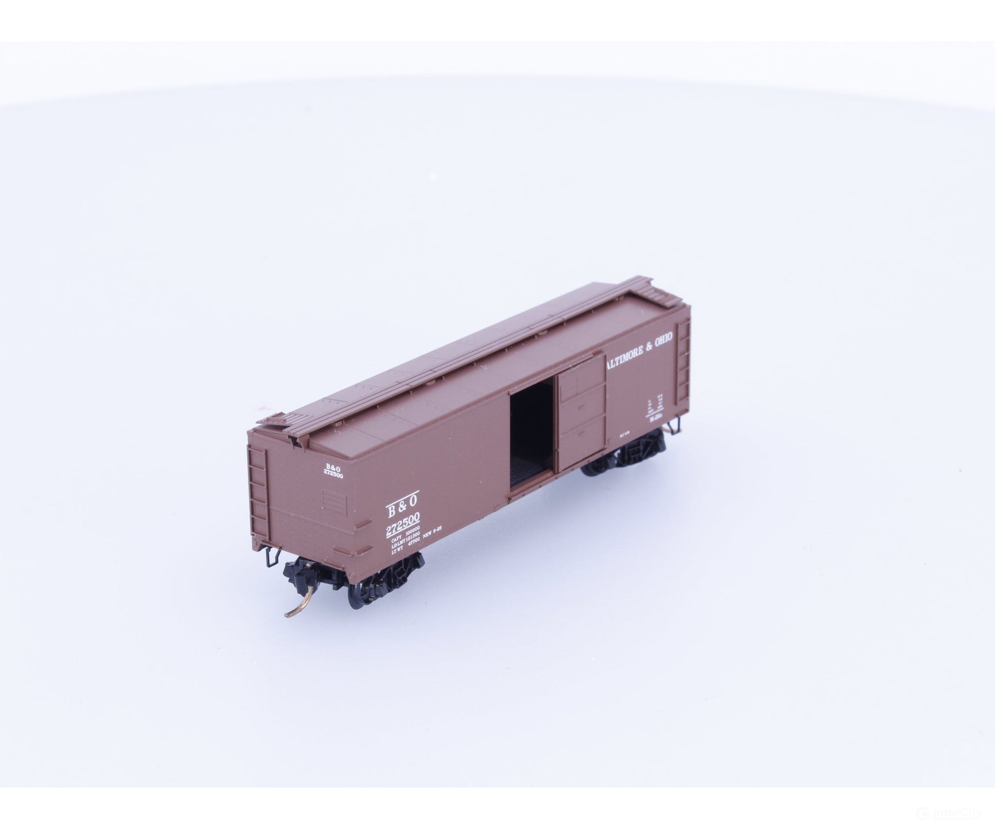 Micro Trains 120210 N 40’ USRA Single Door Steel Box Car Baltimore and Ohio (BO) 272500 - Freight Cars