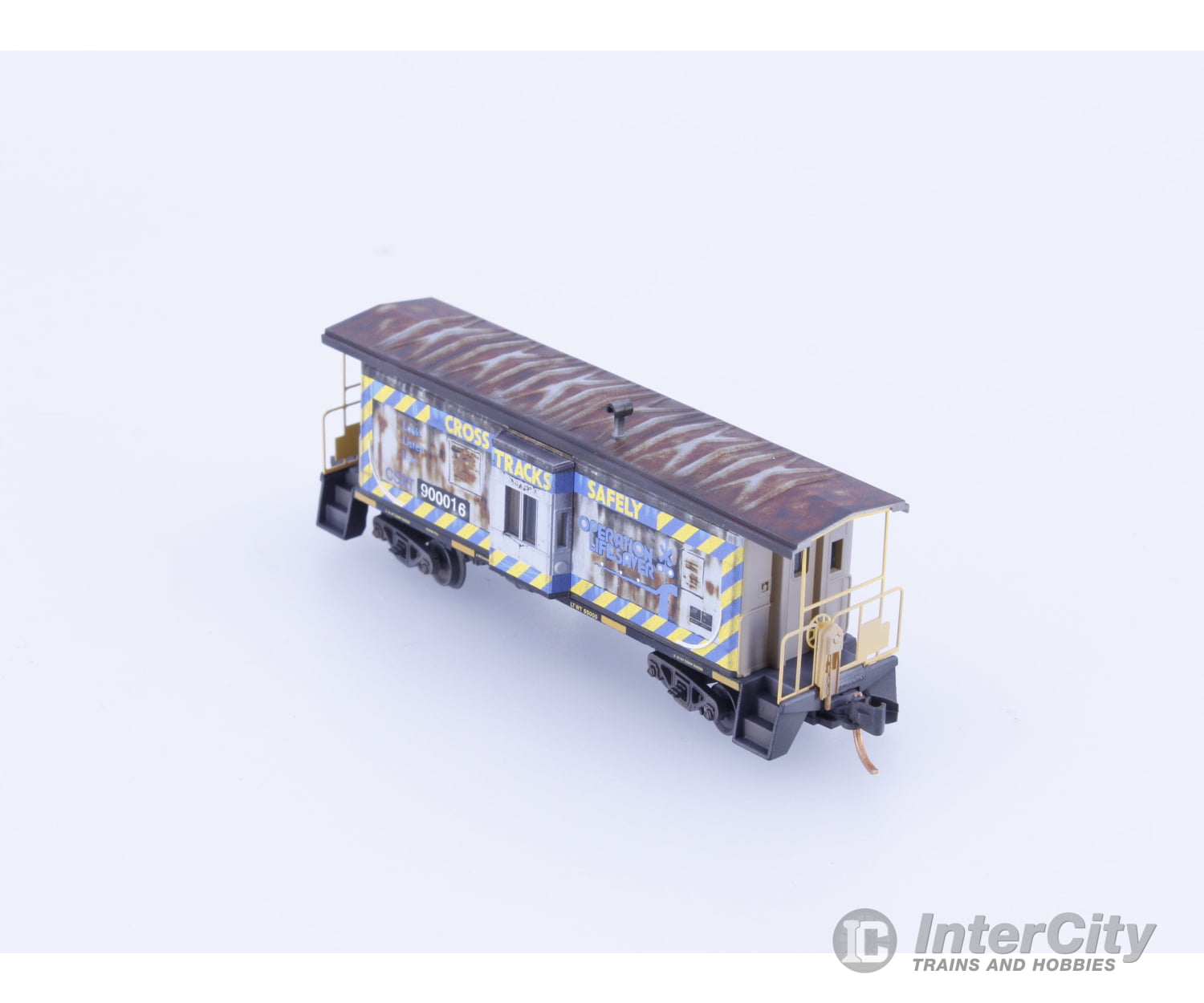 Micro Trains 13044210 N 31’ Weathered Bay Window Caboose CSX (CSX) 900016 Freight Cars