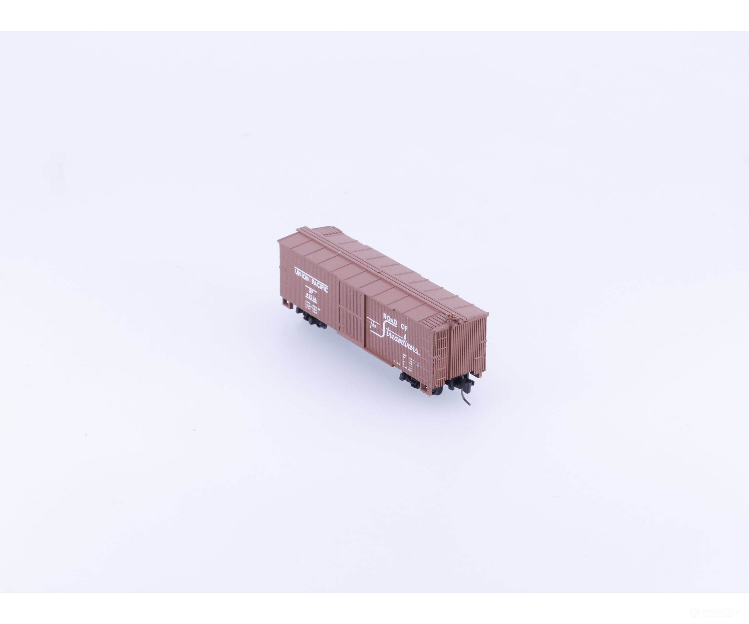 Micro Trains 13902 Z 40’ Dbl Sheathed Wood Box Car Single Door Union Pacific (UP) 42236 - Freight Cars