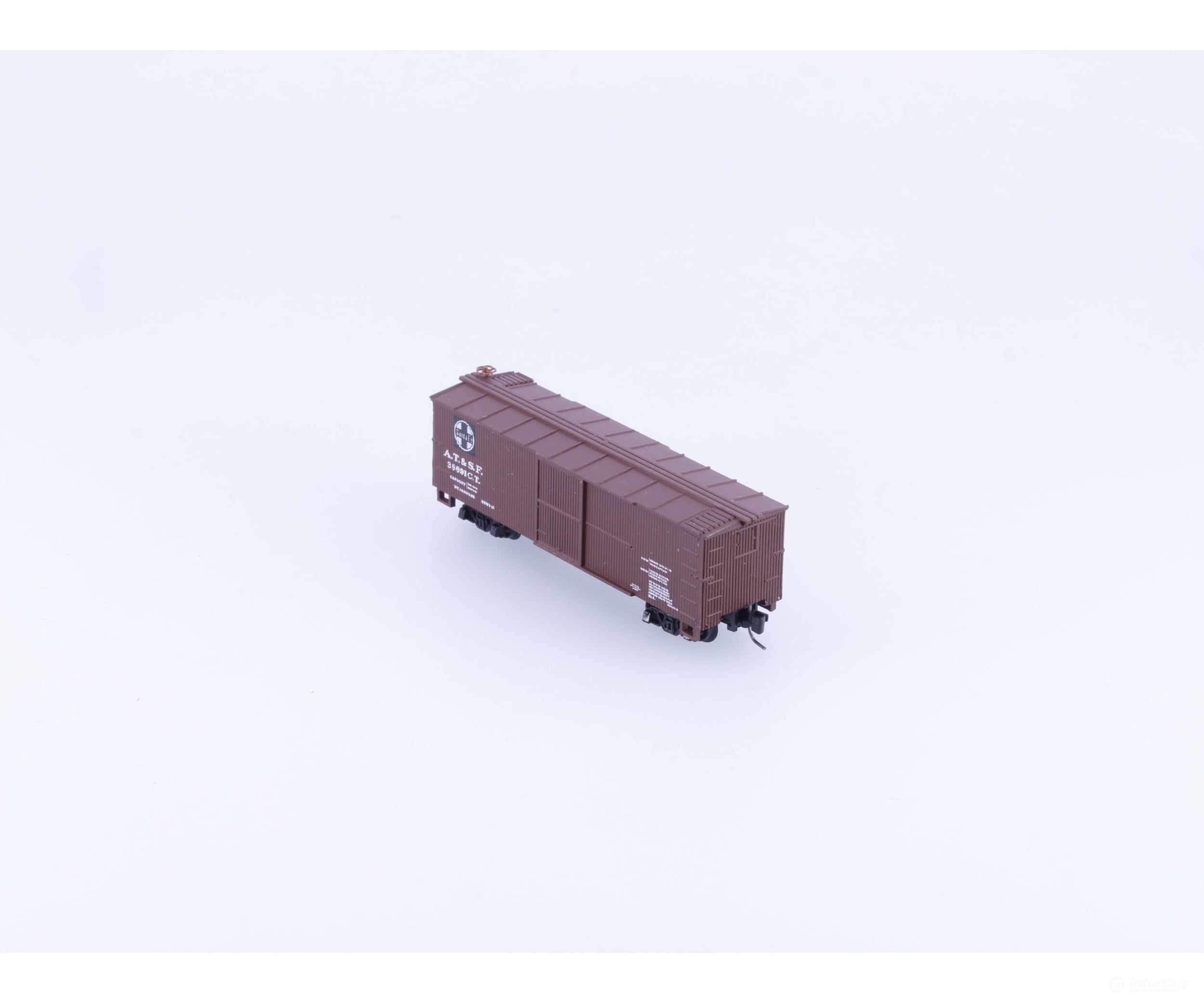 Micro Trains 13905 Z 40’ Dbl Sheathed Wood Boxcar Single Door Santa Fe (SF) 38691C.T. - Freight Cars