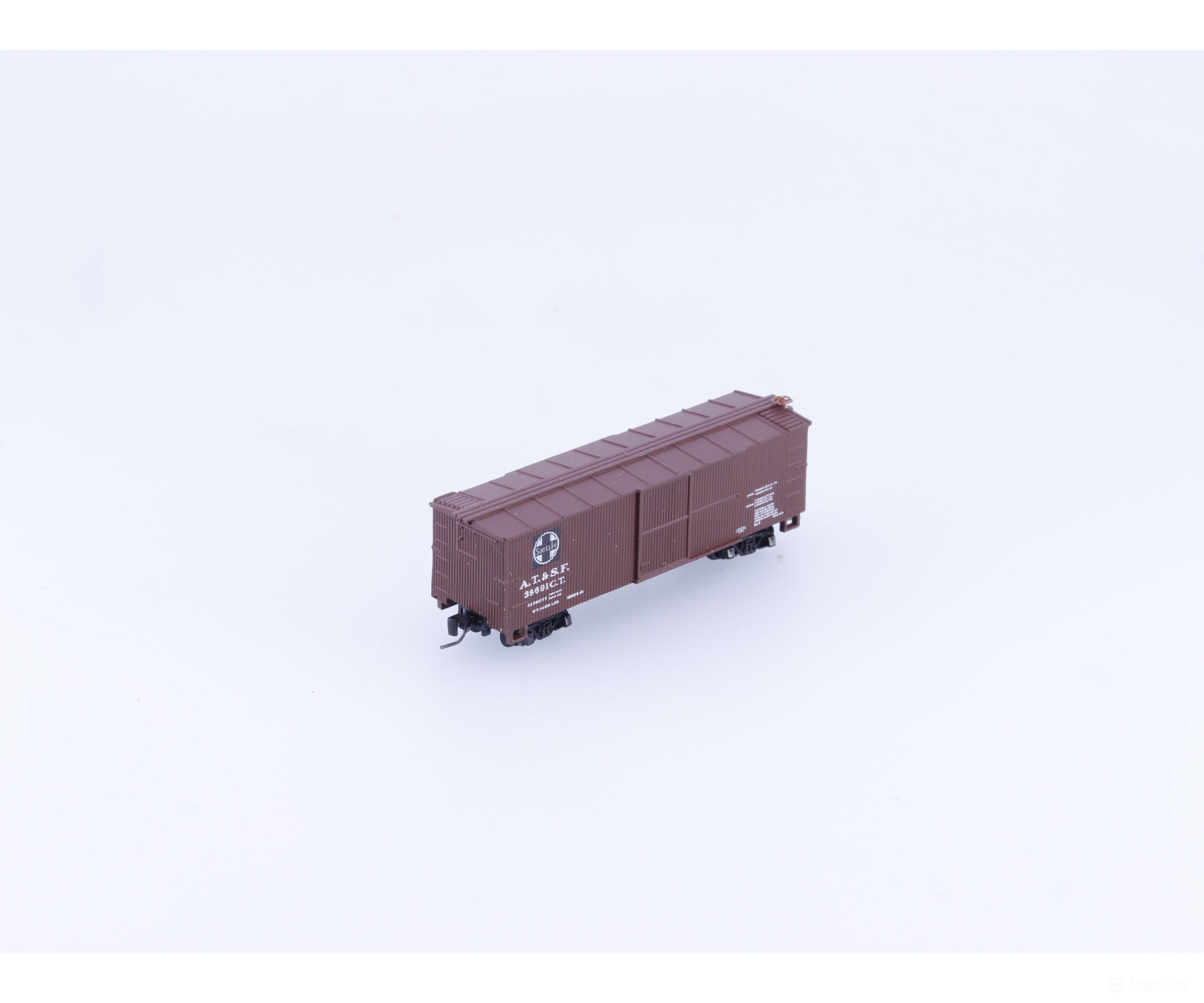 Micro Trains 13905 Z 40’ Dbl Sheathed Wood Boxcar Single Door Santa Fe (SF) 38691C.T. - Freight Cars