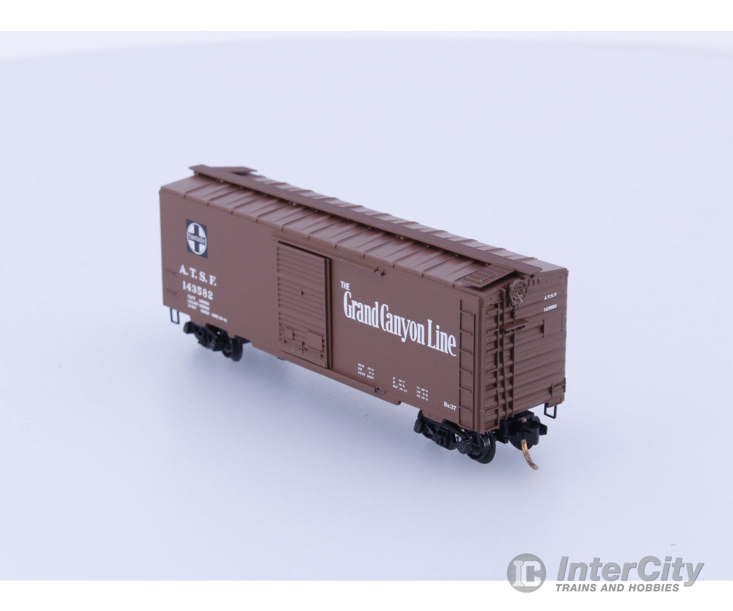 Micro Trains 20060 N Boxcar 40’ PS-1 Santa Fe (SF) 143582 Freight Cars