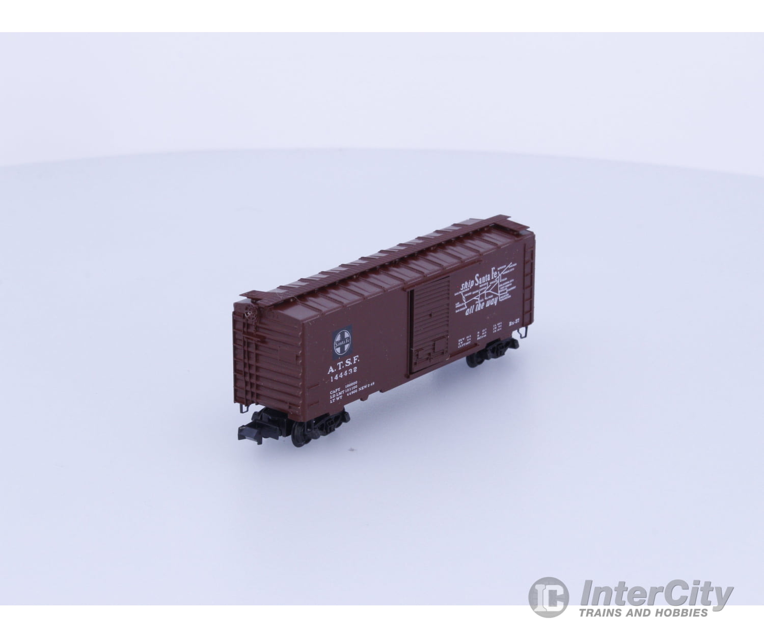 Micro Trains 20061 HO 40’ Standard Box Car Single Door Atchison Topeka and Santa Fe (ATSF) 144432 Freight Cars
