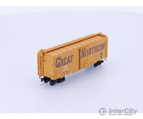Micro Trains 20166 N Boxcar 40’ PS-1 Great Northern (GN) 19038 (B) Freight Cars