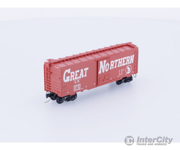 Micro Trains 20176 N Boxcar 40’ PS-1 Great Northern (GN) 18588 (#1) Freight Cars