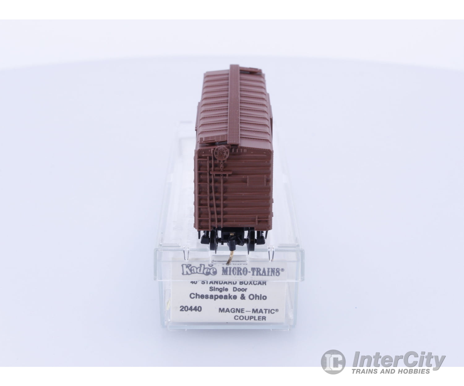 Micro Trains 20440 N 40’ Standard Box Car Single Door Chesapeake and Ohio (CO) 18499 Freight Cars