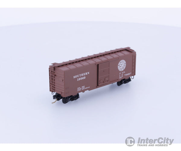 Micro Trains 20530 N 40’ Standard Box Car Single Door Southern Railway (SOU) 10060 Freight Cars