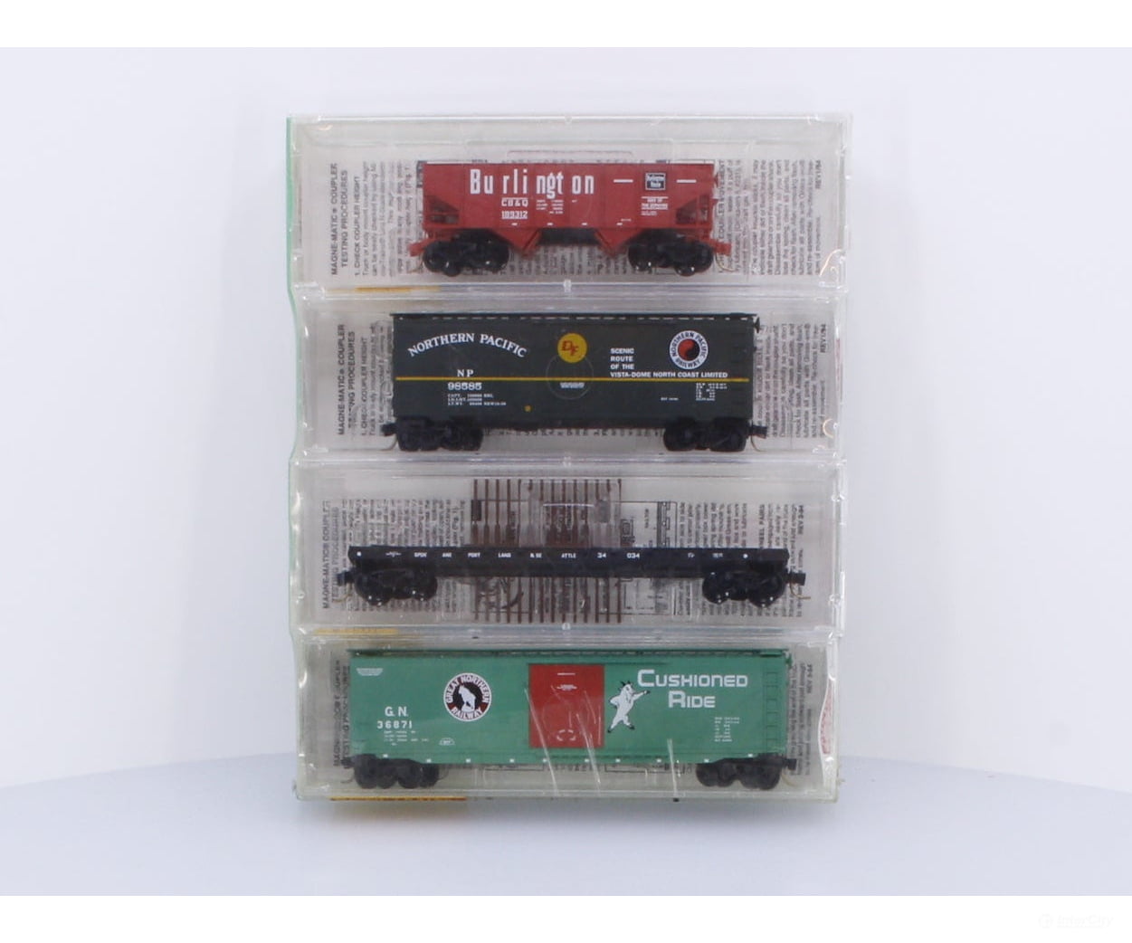 Micro Trains 21212 N Mixed Freight Fallen Flags Burlington Northern (BN) 4-Pack Freight Cars
