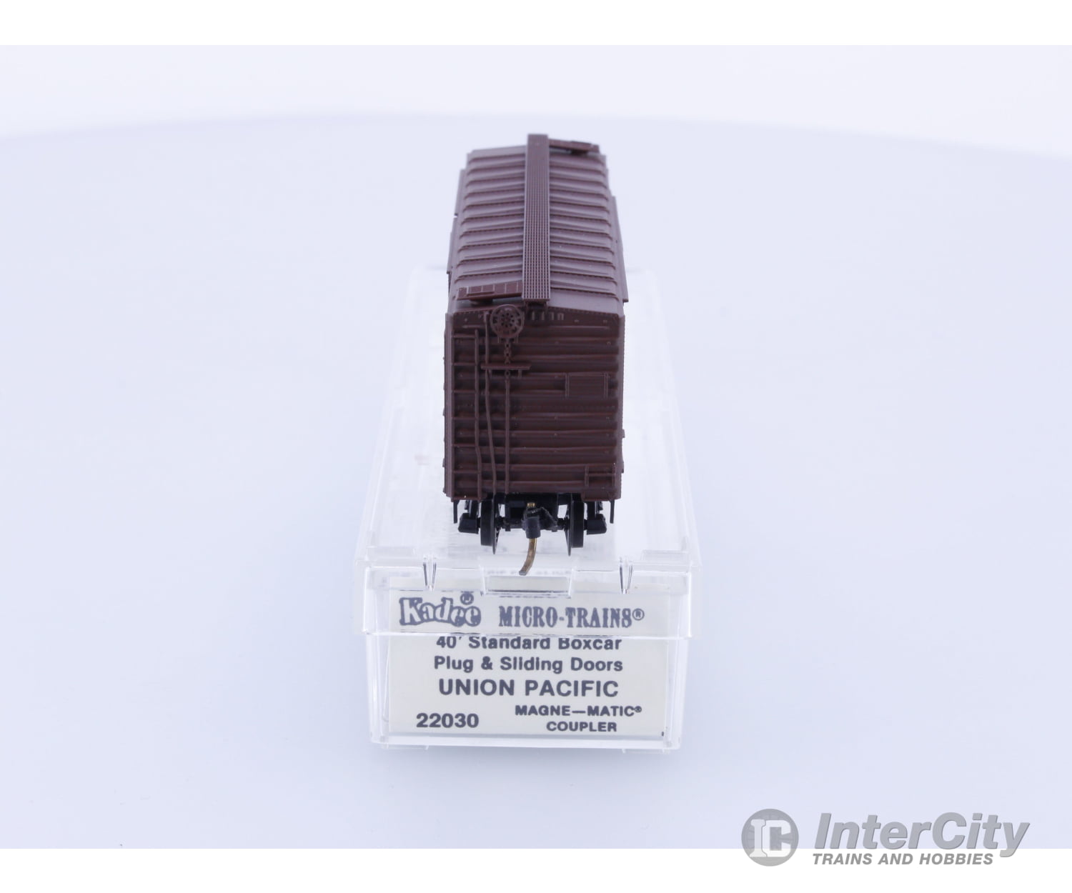 Micro Trains 22030 N 40’ Standard Box Car Plug & Sliding Door Union Pacific (UP) 110022 Freight Cars