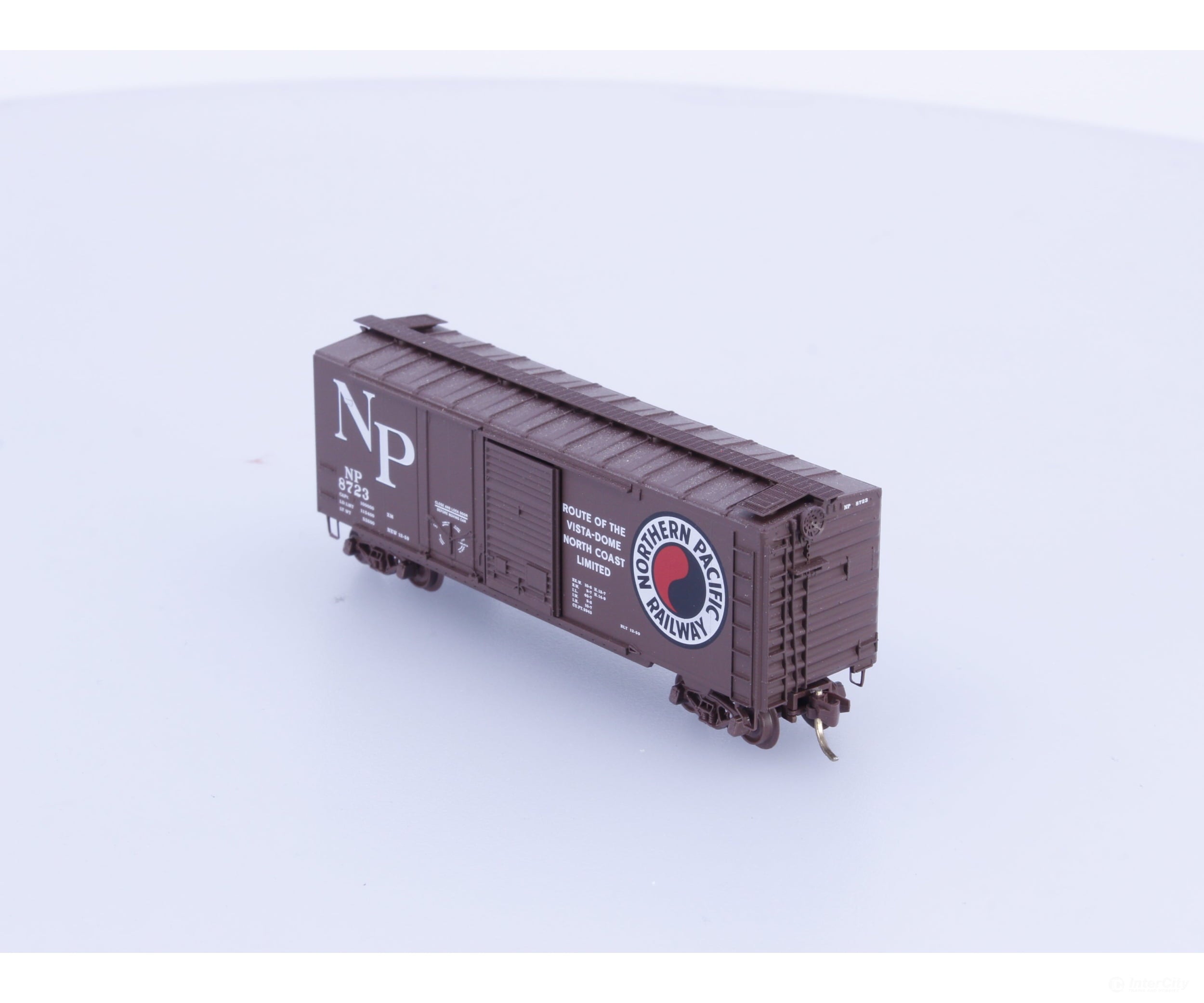 Micro Trains 22040 N 40’ Steel Combo Door Boxcar Northern Pacific (NP) 8723 Freight Cars