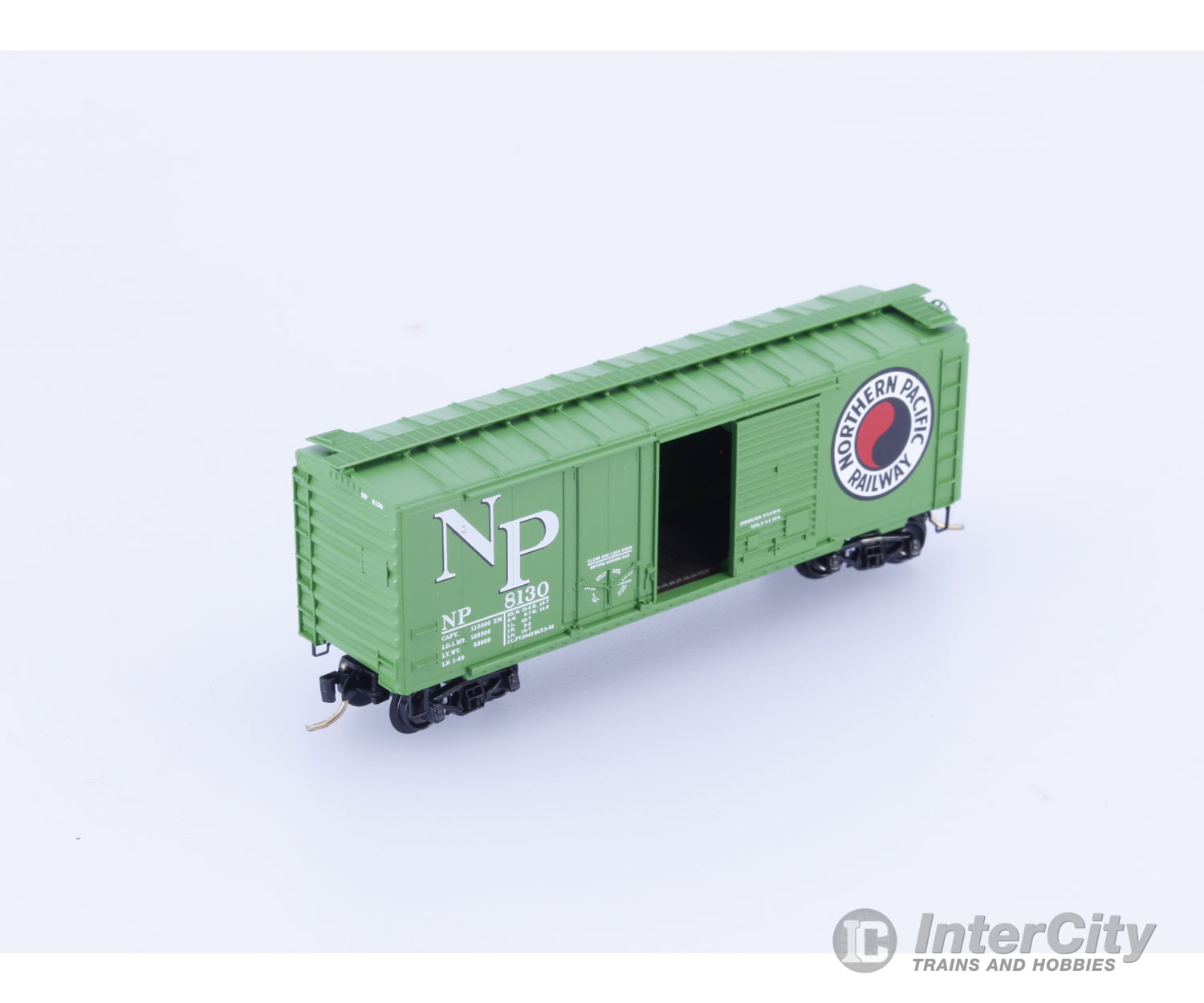 Micro Trains 22090 N 40’ Combination Door Boxcar Northern Pacific (NP) 8130 Freight Cars