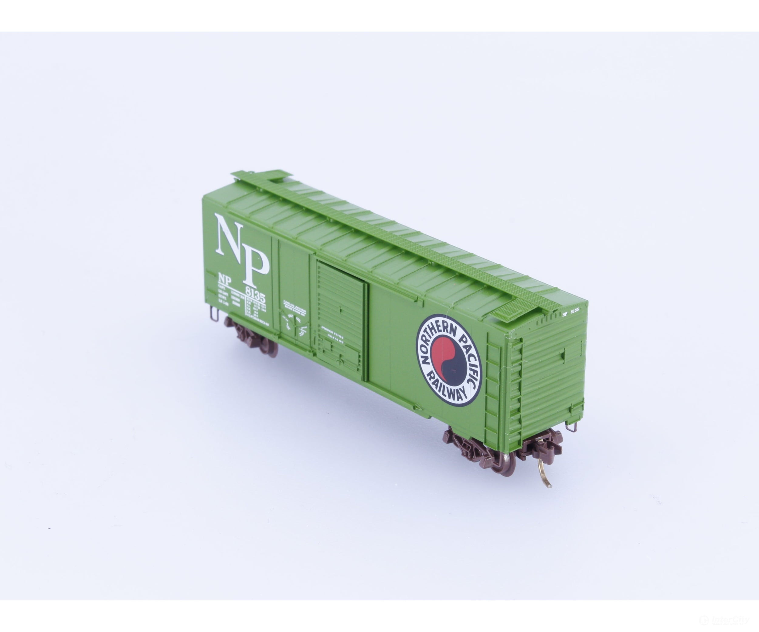Micro Trains 22090 N 40’ Combination Door Boxcar Northern Pacific (NP) 8135 Freight Cars