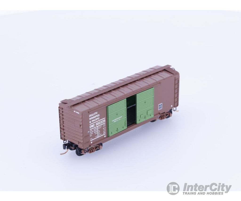 Micro Trains 23260 N 40’ Standard Box Car Double Doors Duluth Winnipeg and Pacific (DWP) 582225 Freight Cars
