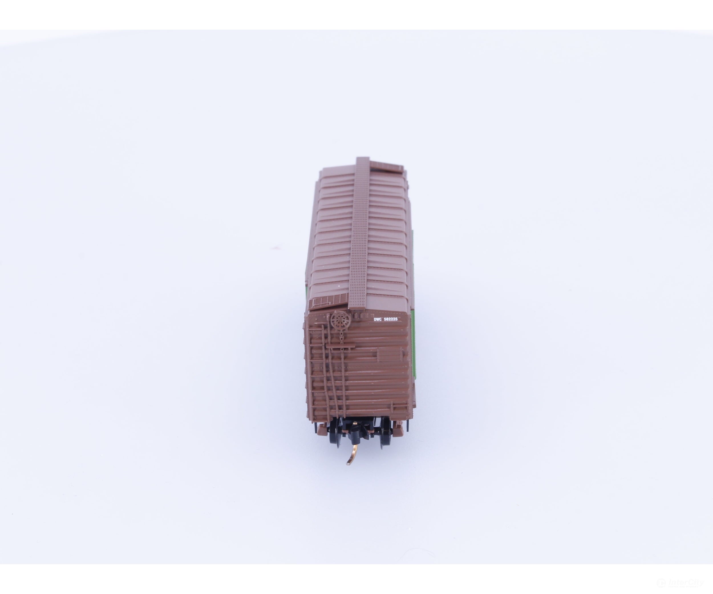 Micro Trains 23260 N 40’ Standard Box Car Double Doors Duluth Winnipeg and Pacific (DWP) 582225 Freight Cars