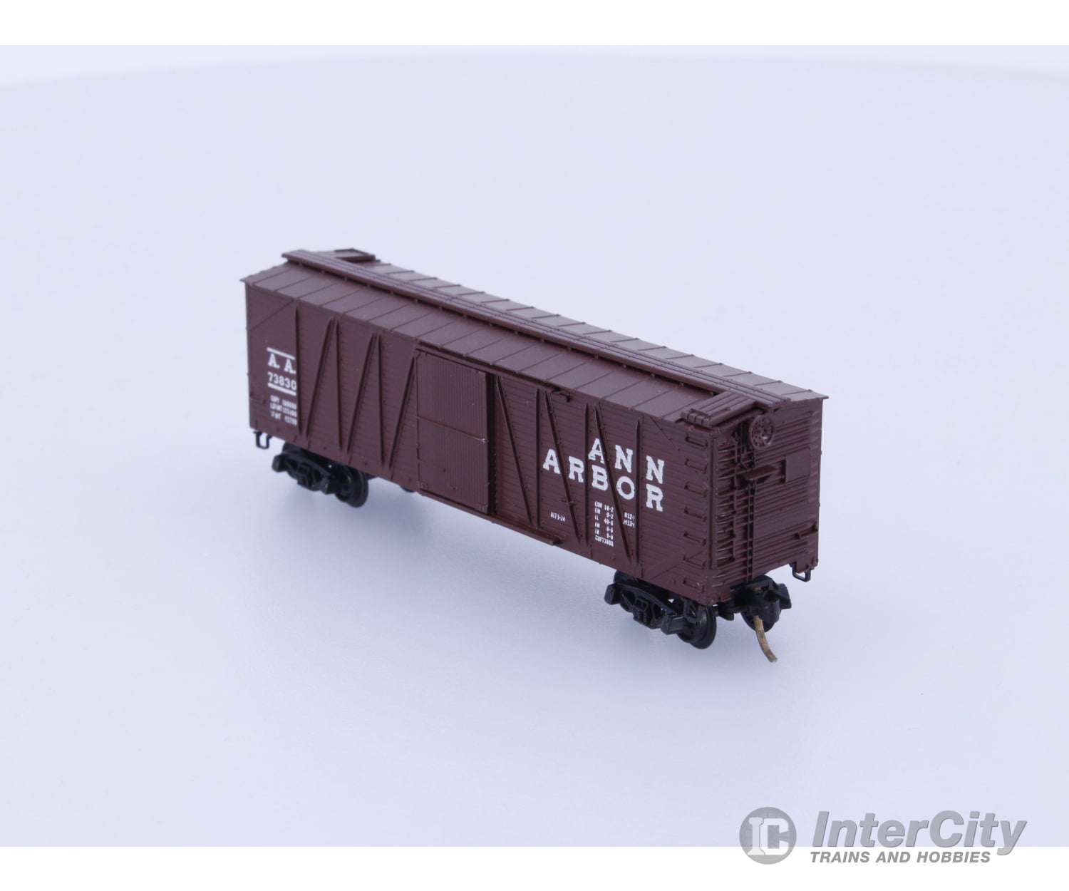 Micro Trains 28100 N Boxcar 40’ Wood Sheathed Outside Braced Ann Arbor AA 73830 Freight Cars