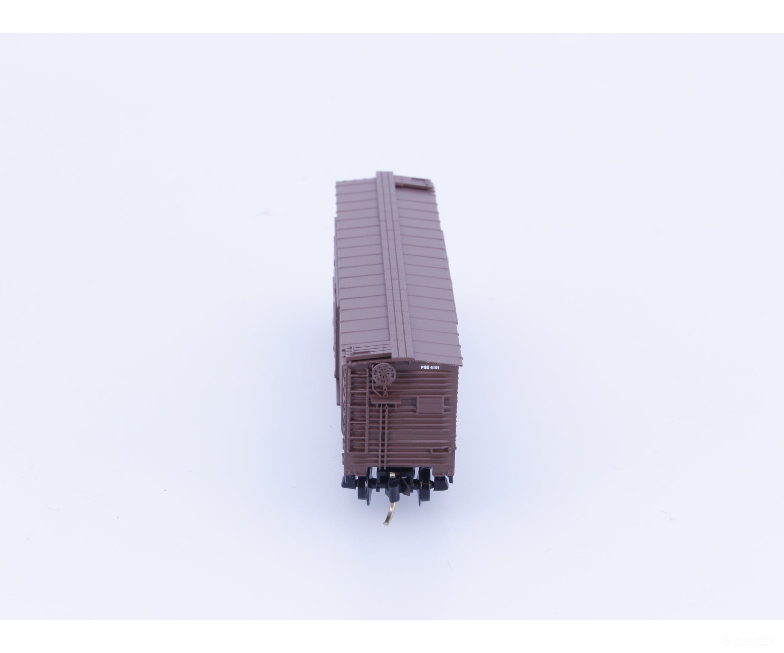 Micro Trains 29080 N 40’ Wood Sheathed Outside Braced Boxcar Pacific Great Eastern (PGE) 4101 Freight Cars