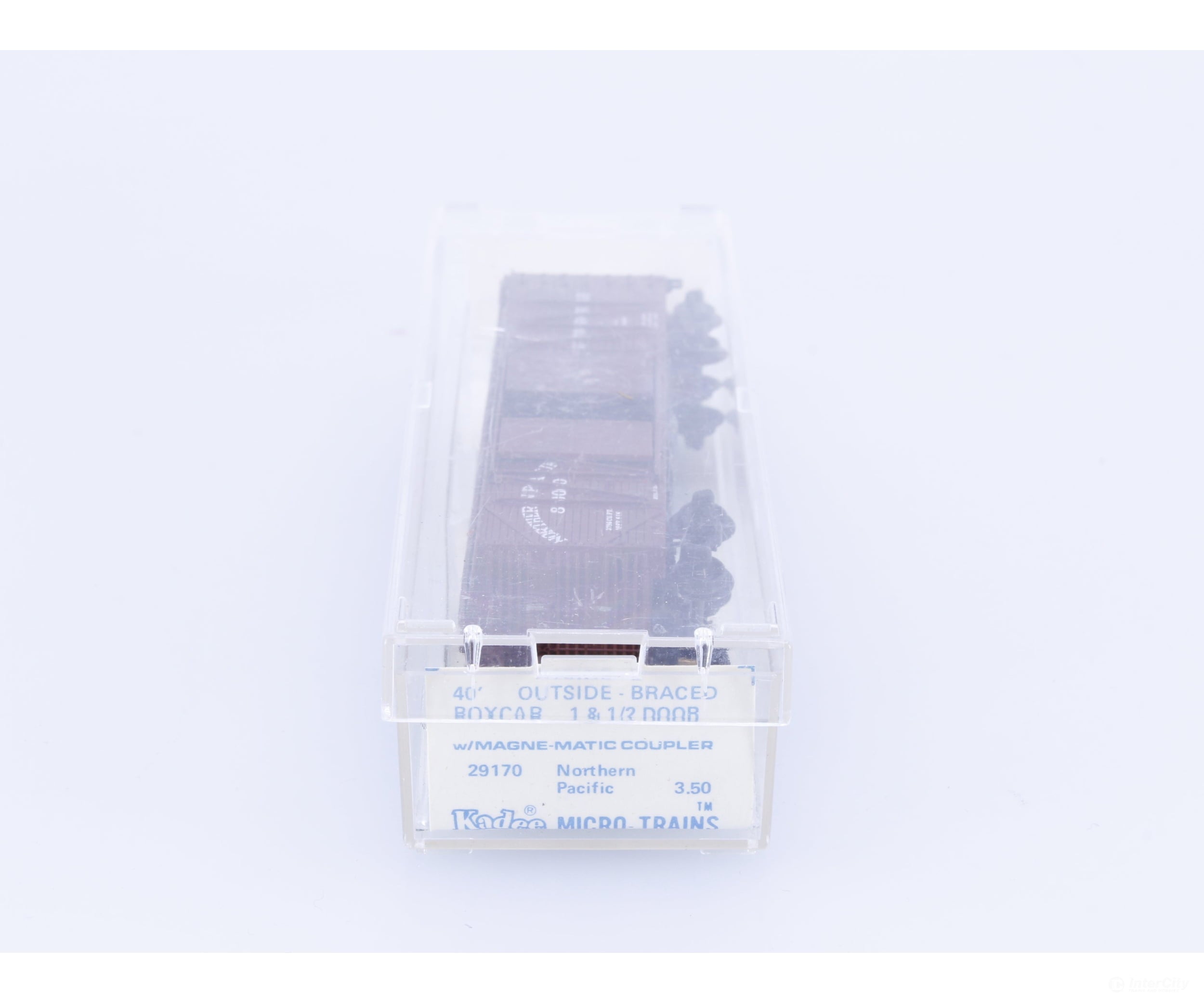 Micro Trains 29170 N 40’ Outside Braced Boxcar 1 1/2 Door Northern Pacific (NP) 8000 Freight Cars