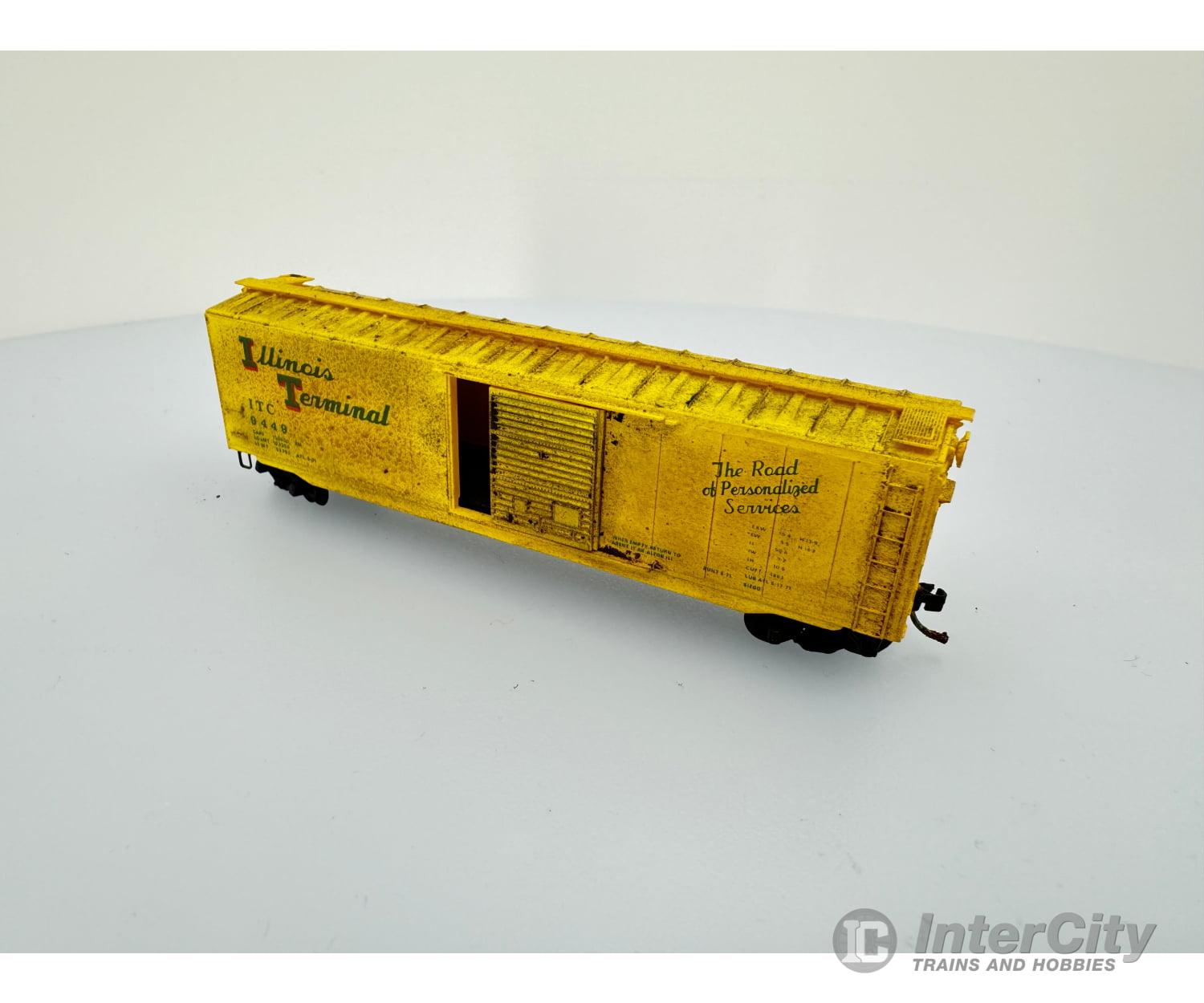 Micro Trains 31011 N 40’ Standard Box Car Single Door Illinois Terminal (Itc) 9449 Freight Cars